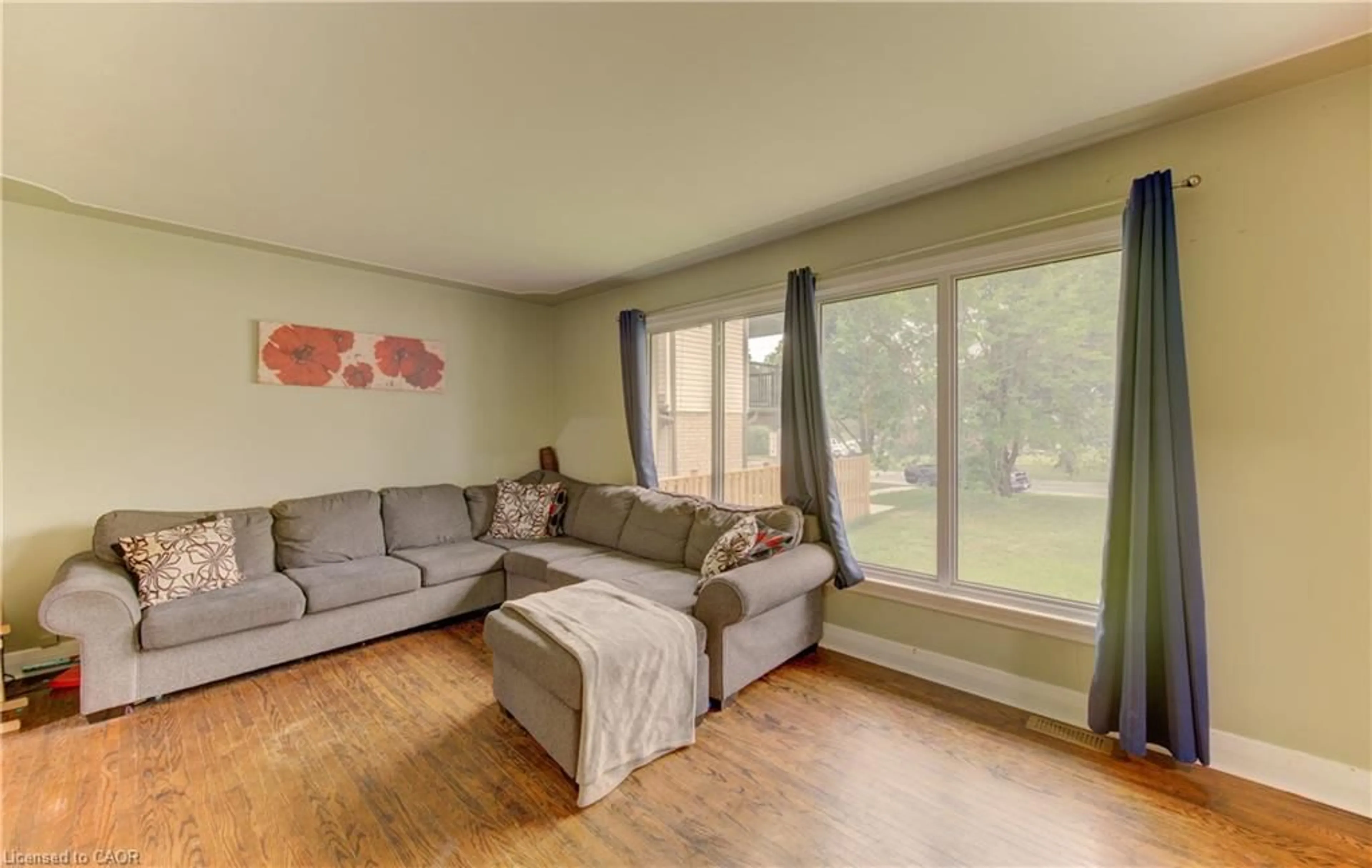 Living room with furniture, wood/laminate floor for 195 Belleview Ave, Kitchener Ontario N2B 1G6