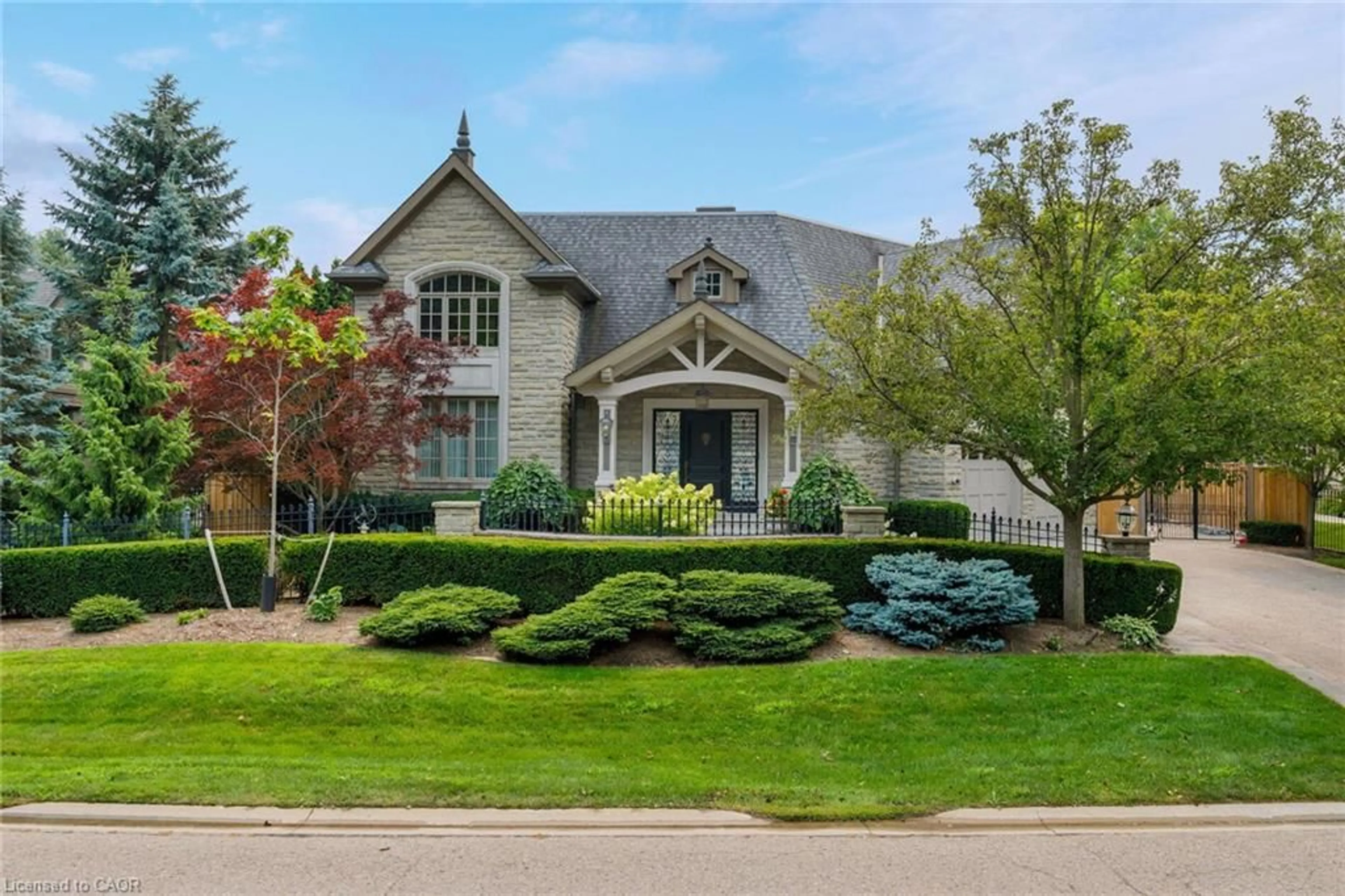 Home with brick exterior material, street for 70 Shorewood Pl, Oakville Ontario L6K 3Y4