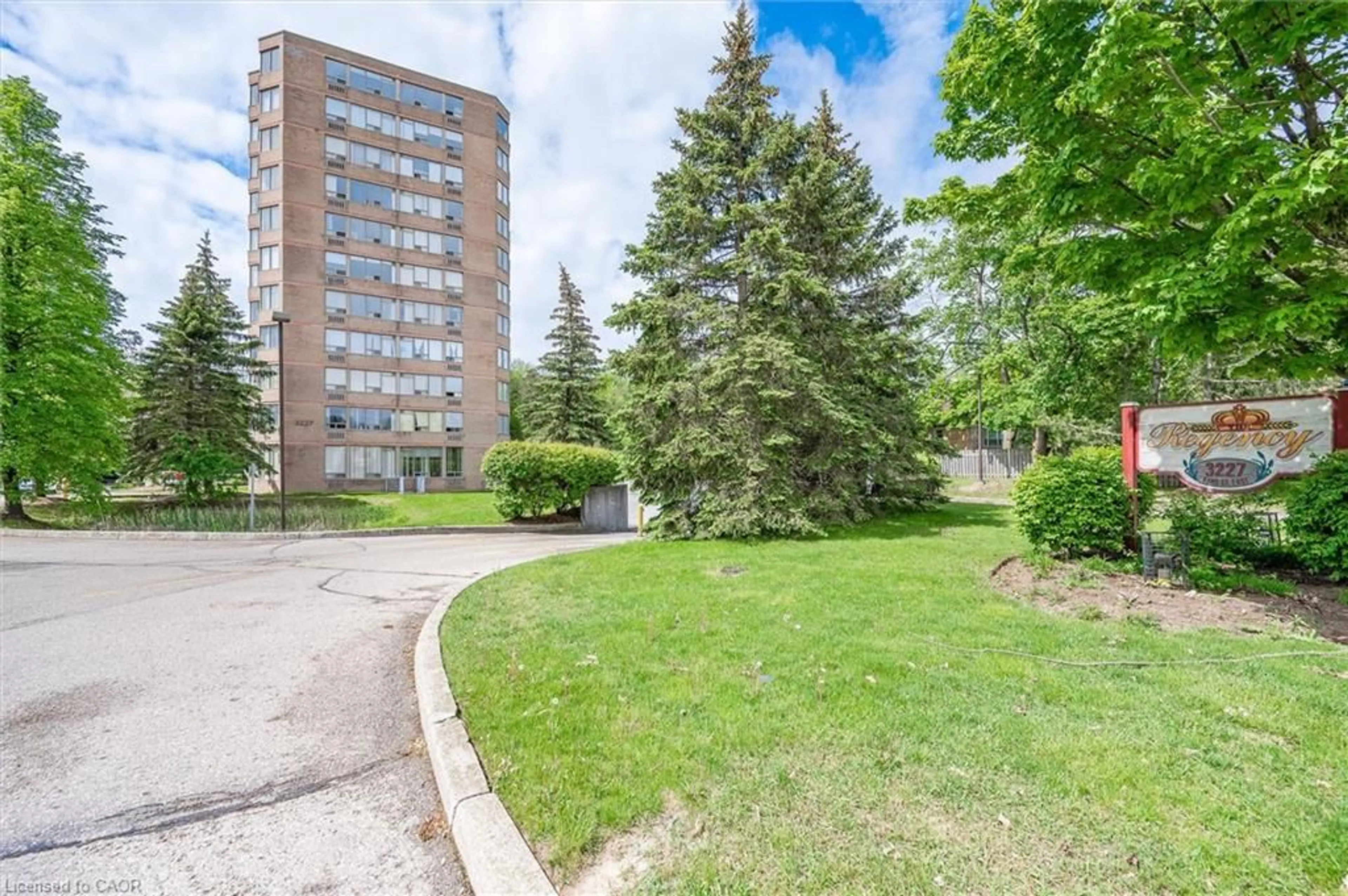 Patio, unknown for 3227 King St #1112, Kitchener Ontario N2A 3Z9