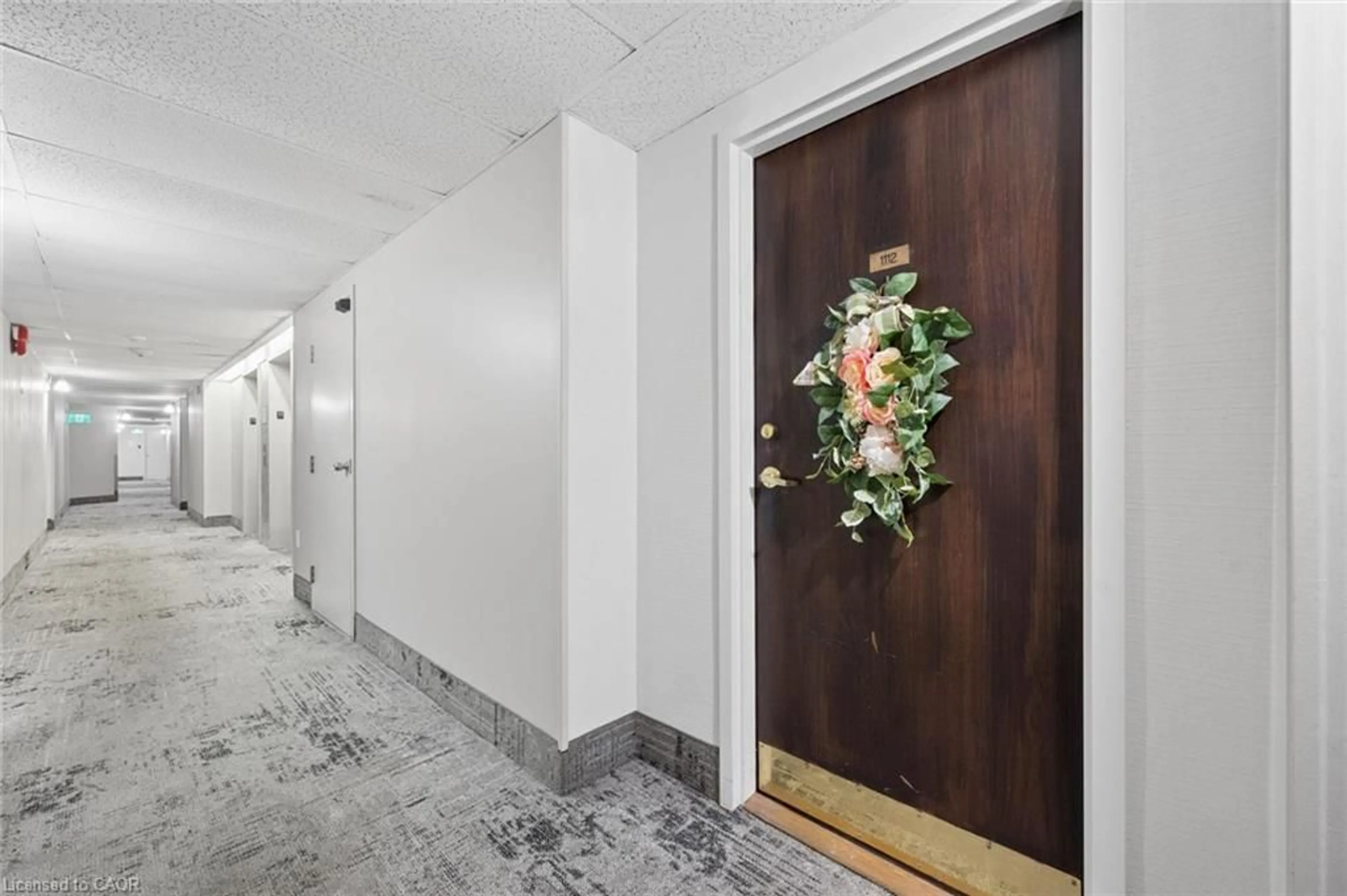 Indoor foyer for 3227 King St #1112, Kitchener Ontario N2A 3Z9