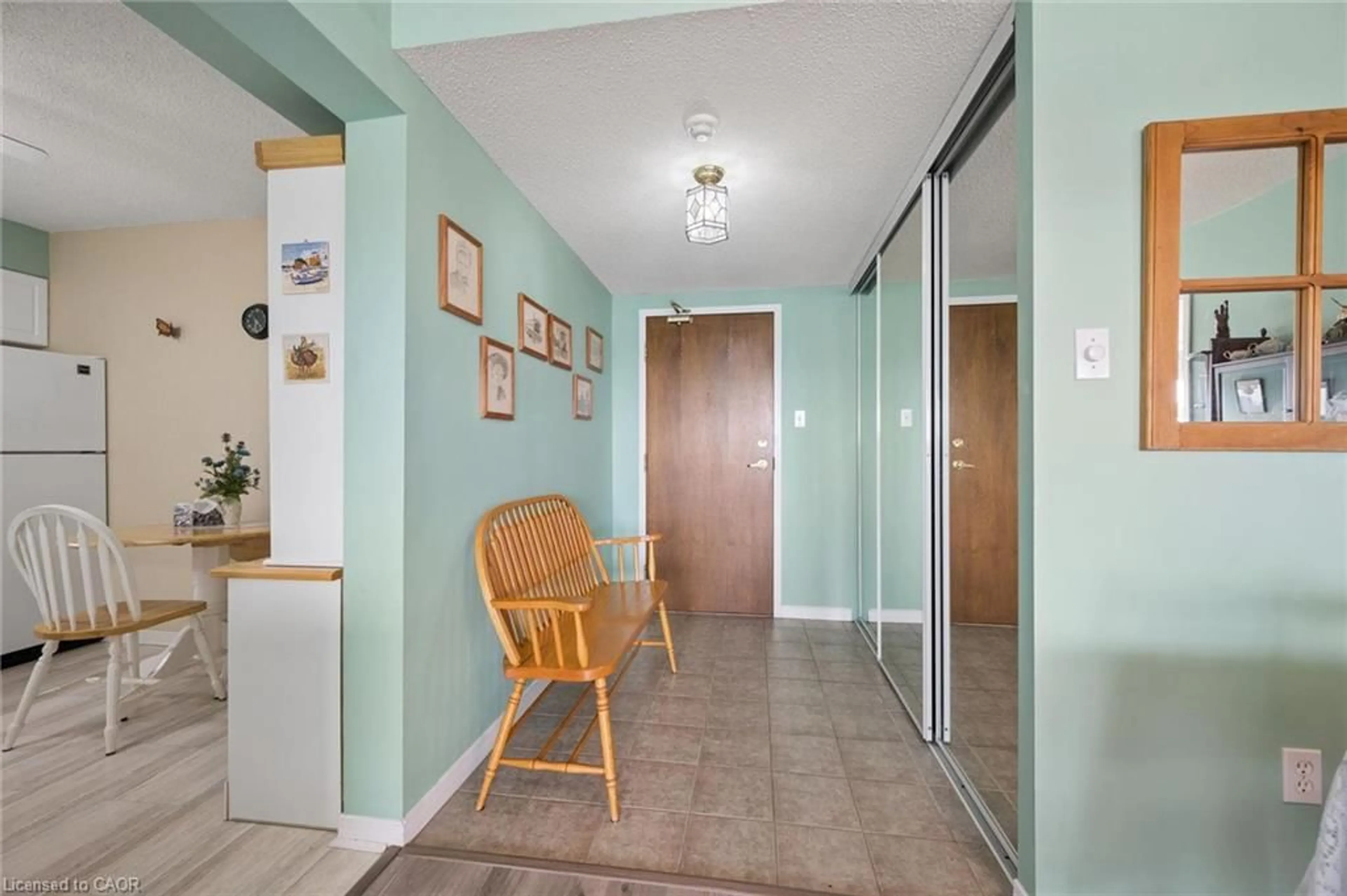 Indoor foyer for 3227 King St #1112, Kitchener Ontario N2A 3Z9