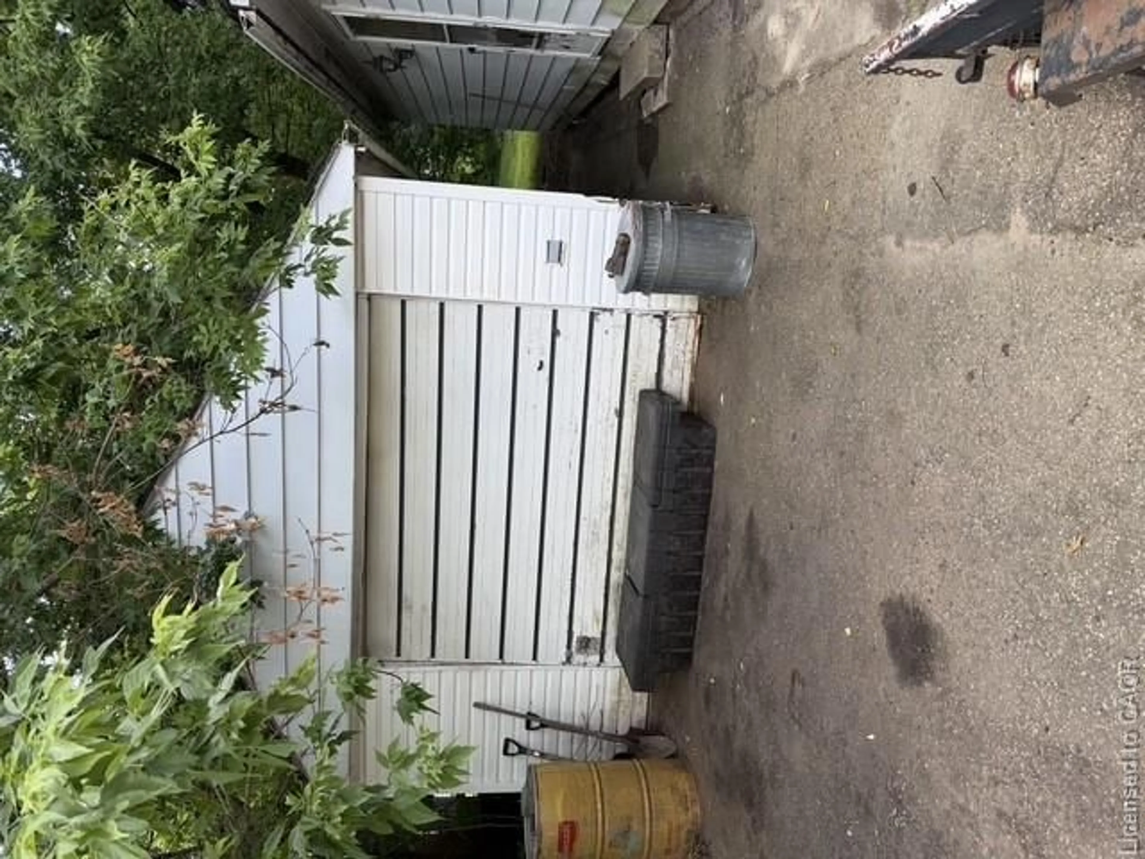 Shed for 391 Lawrence Ave, Kitchener Ontario N2M 1Y7