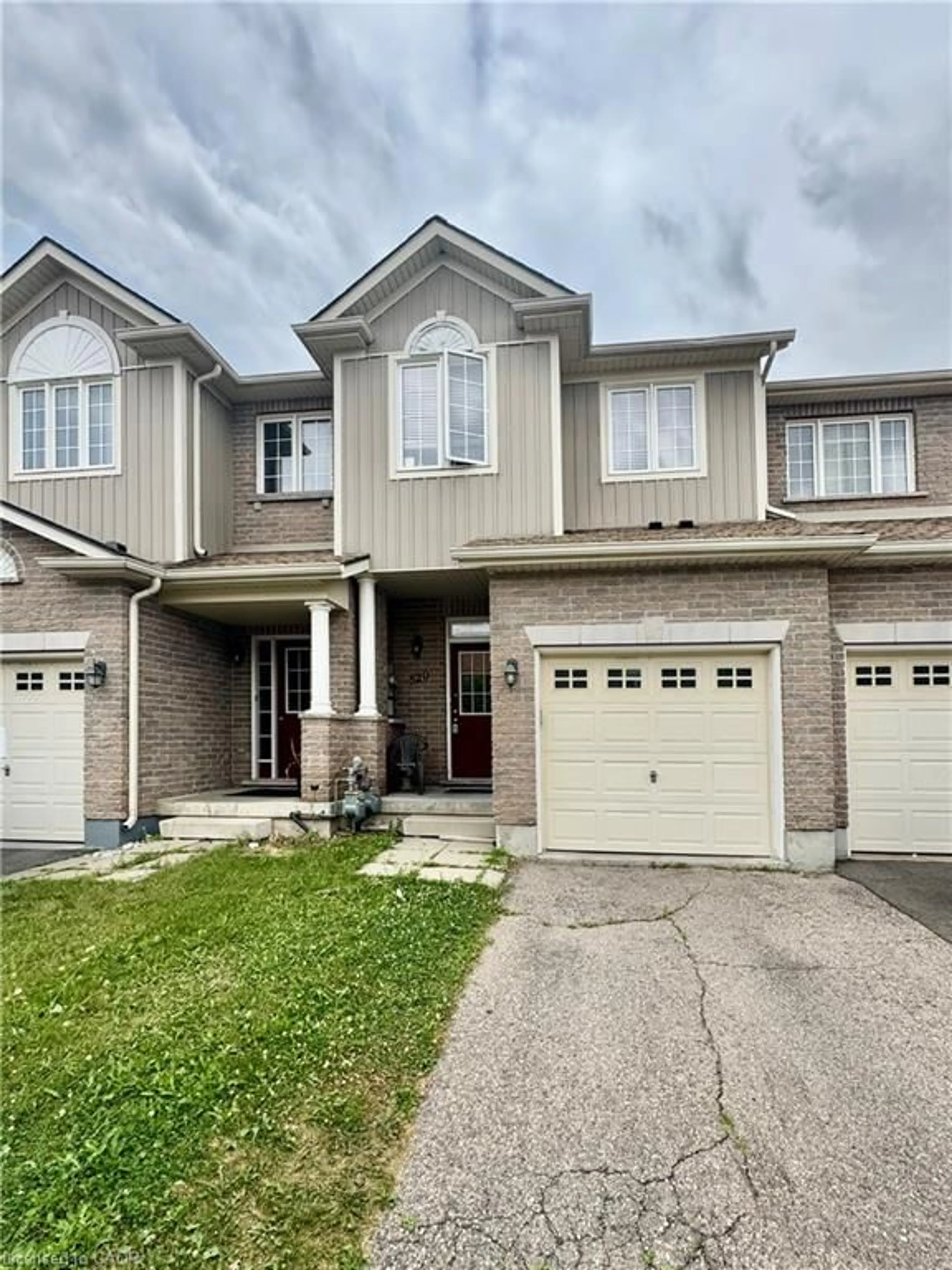 Unknown for 520 Banffshire Cres, Kitchener Ontario N2R 1W7