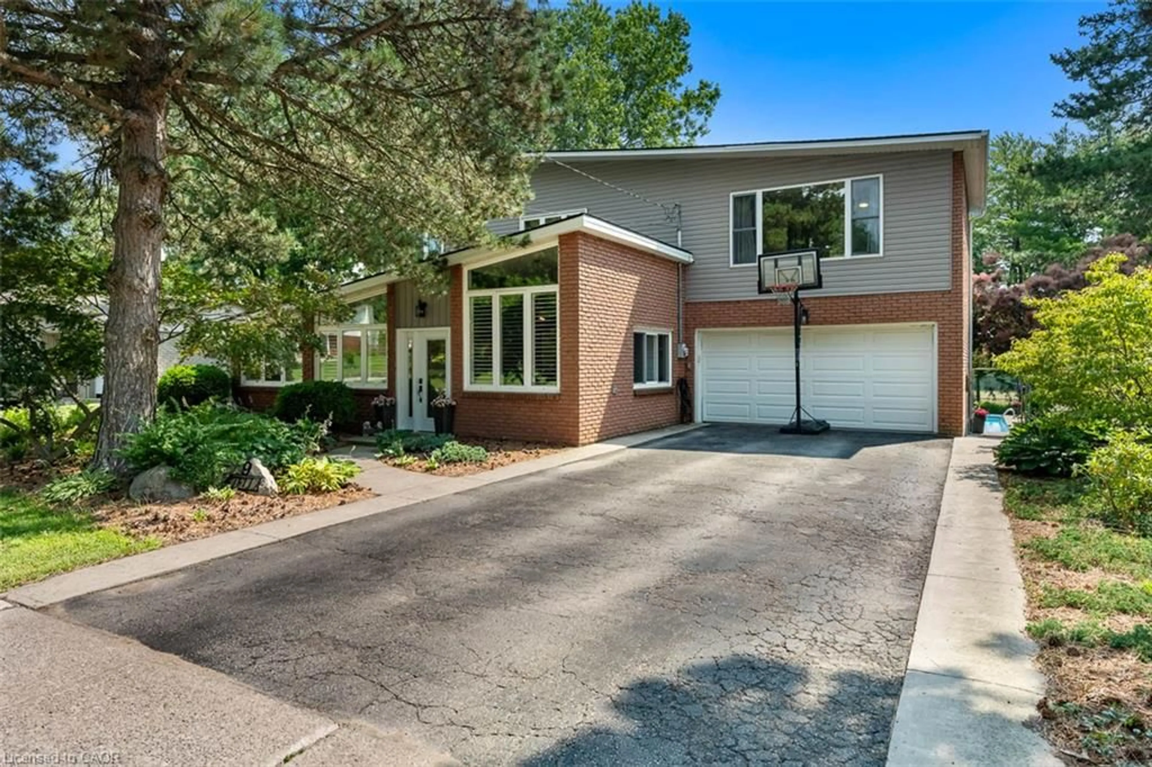Home with brick exterior material, street for 9 Stella St, Pelham Ontario L3E 0T6