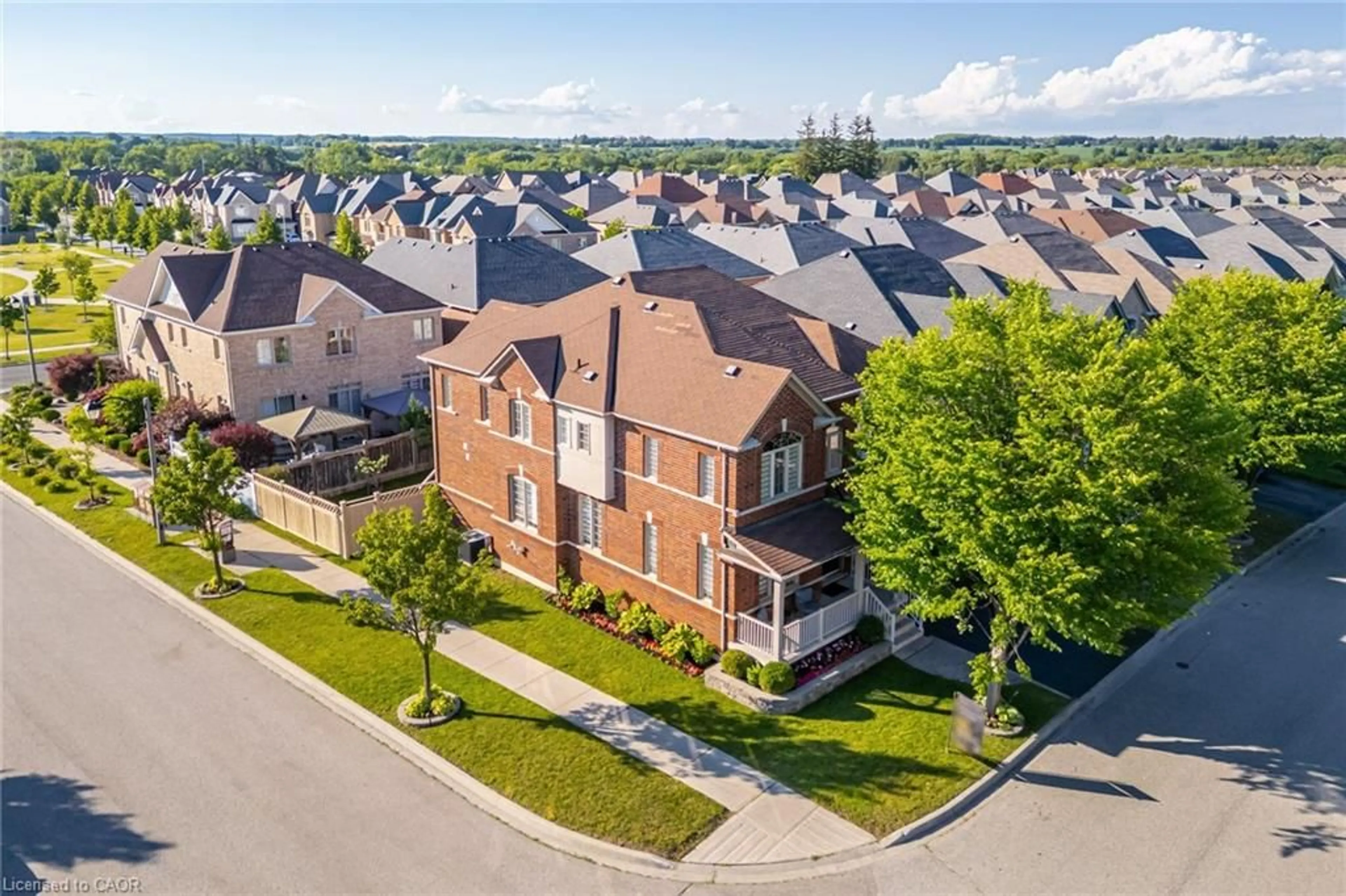 A pic from outside/outdoor area/front of a property/back of a property/a pic from drone, street for 50 Stoney Creek Dr, Markham Ontario L6E 0K3