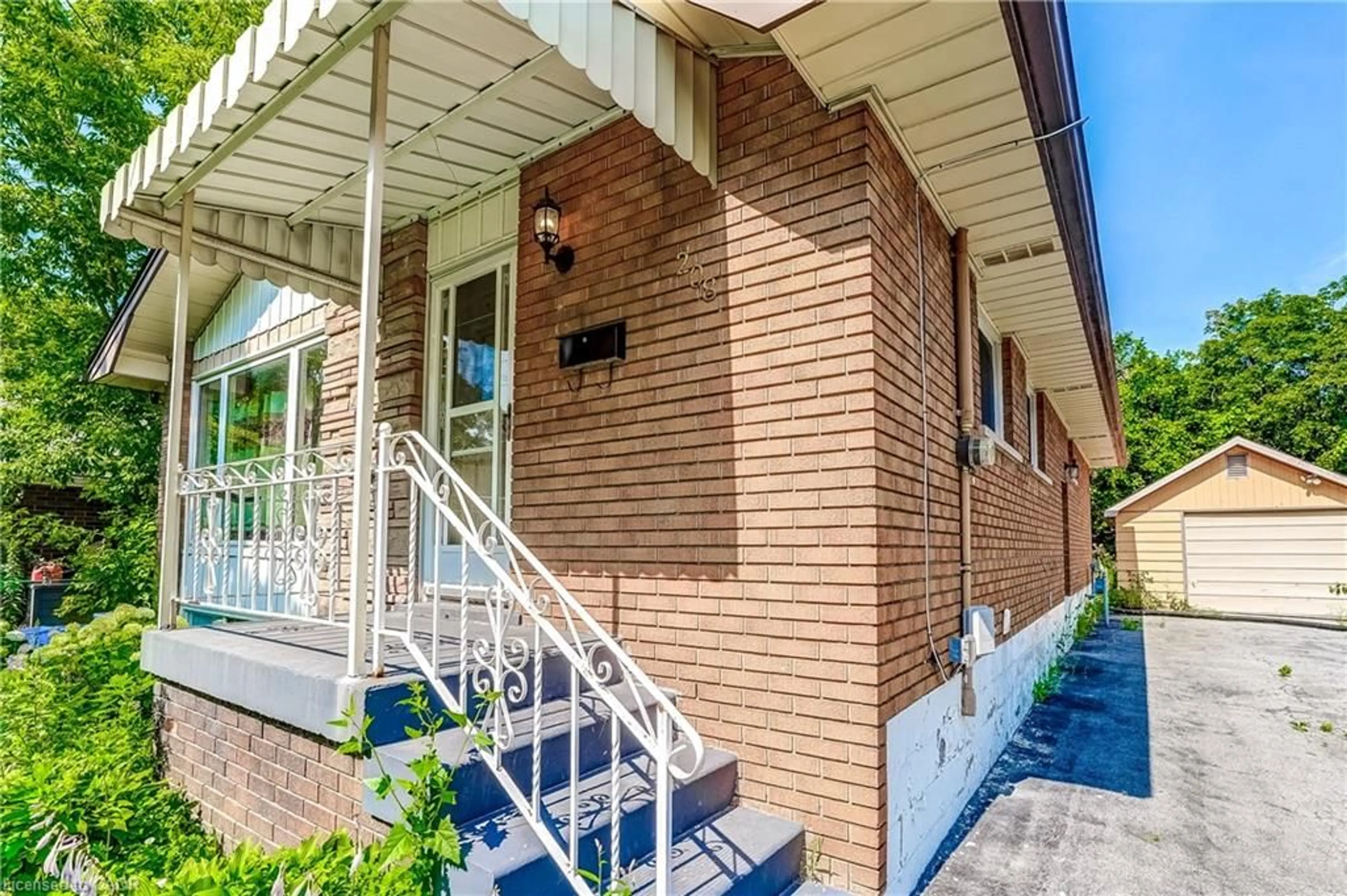 Home with brick exterior material, street for 208 West 19th St, Hamilton Ontario L9C 4J2