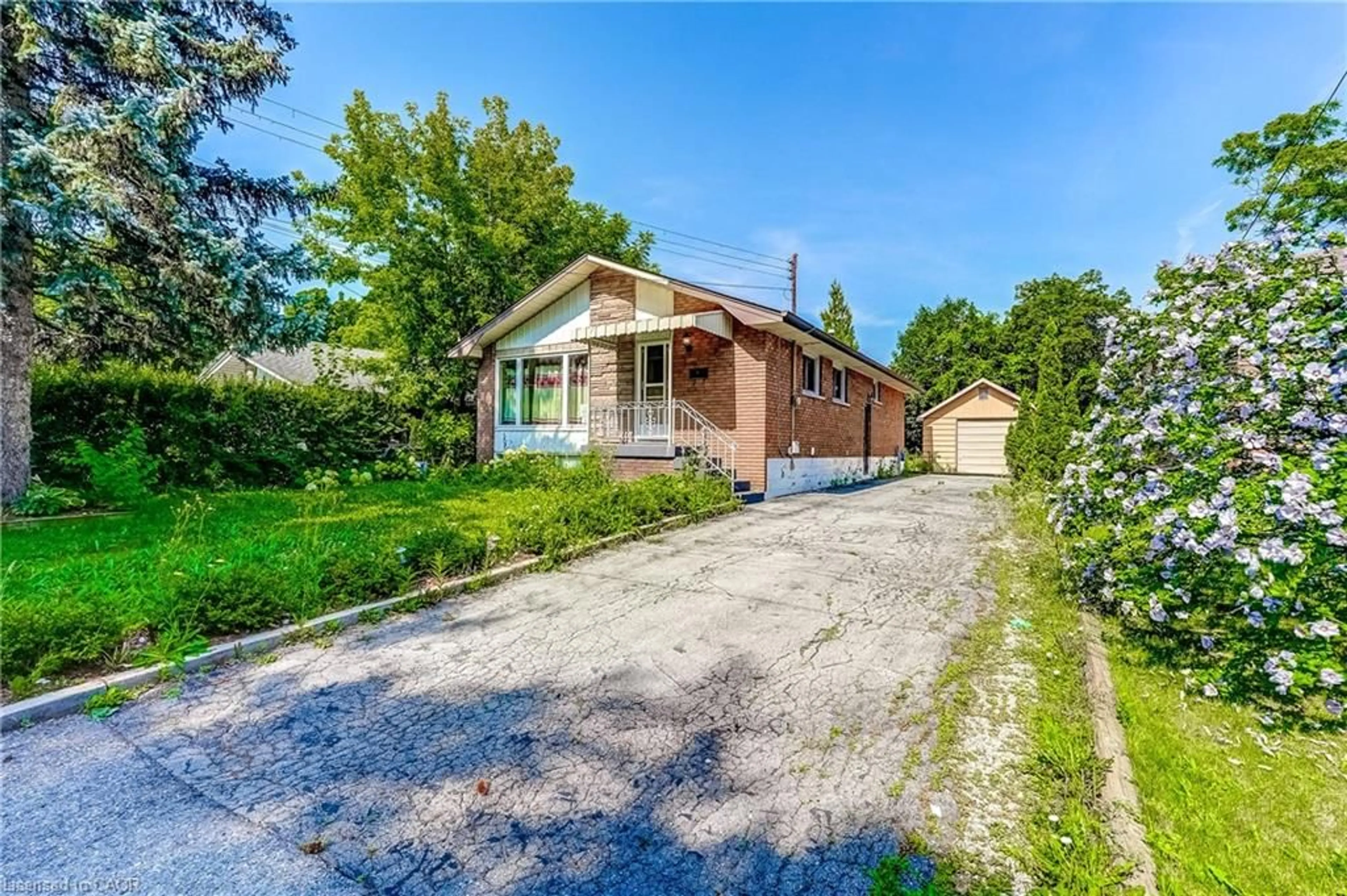 Unknown for 208 West 19th St, Hamilton Ontario L9C 4J2