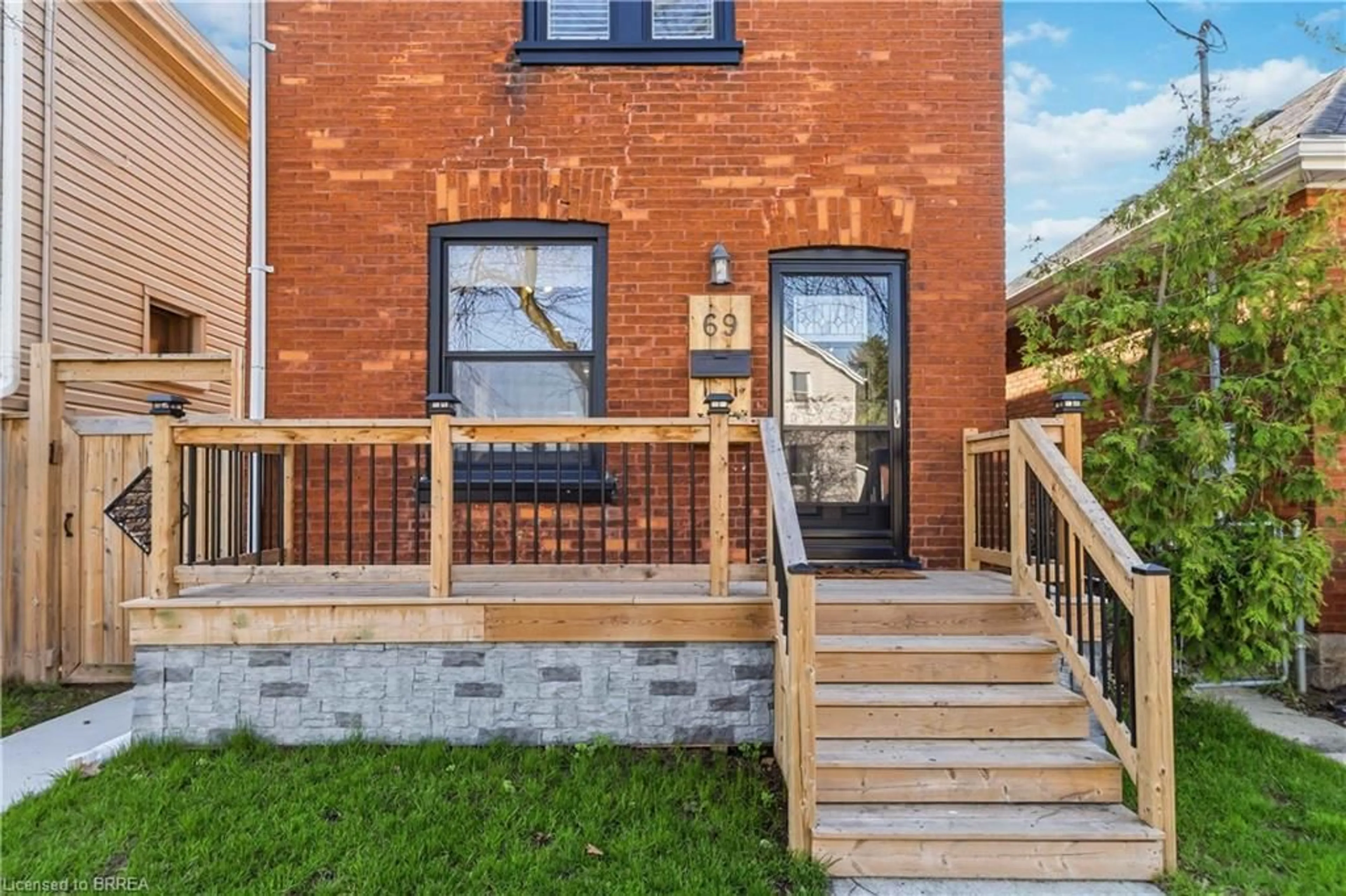 Home with brick exterior material, street for Ave, Brantford Ontario N3T 4E7