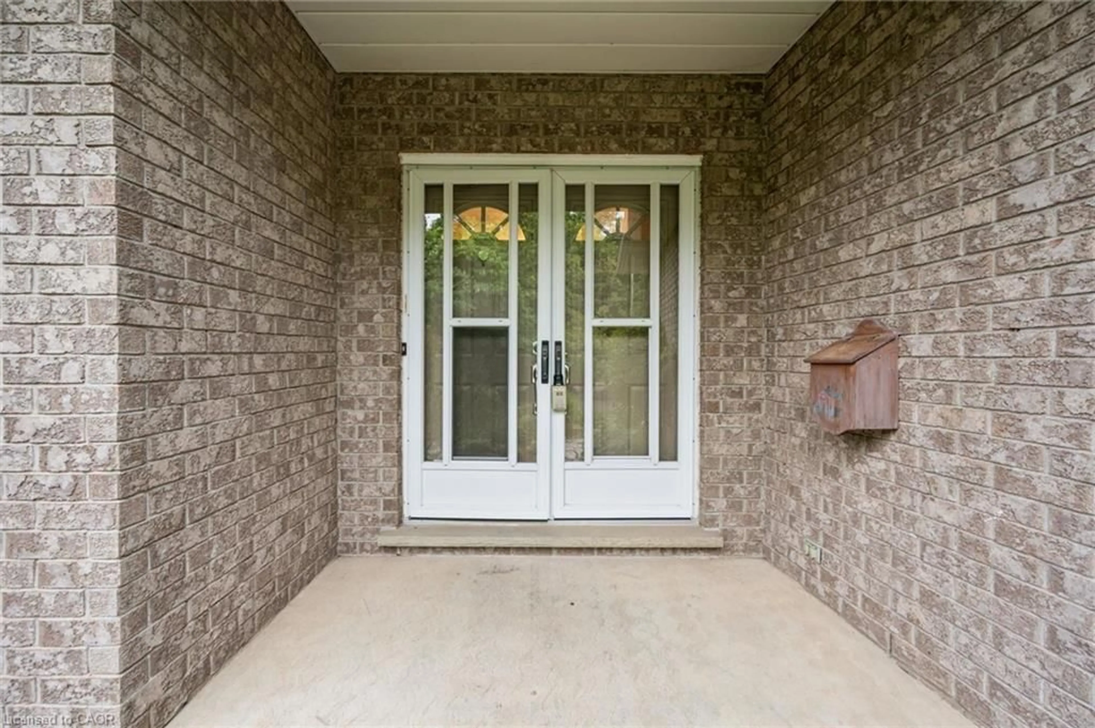 Indoor entryway for 353 Twinflower Cres, Waterloo Ontario N2V 1X2