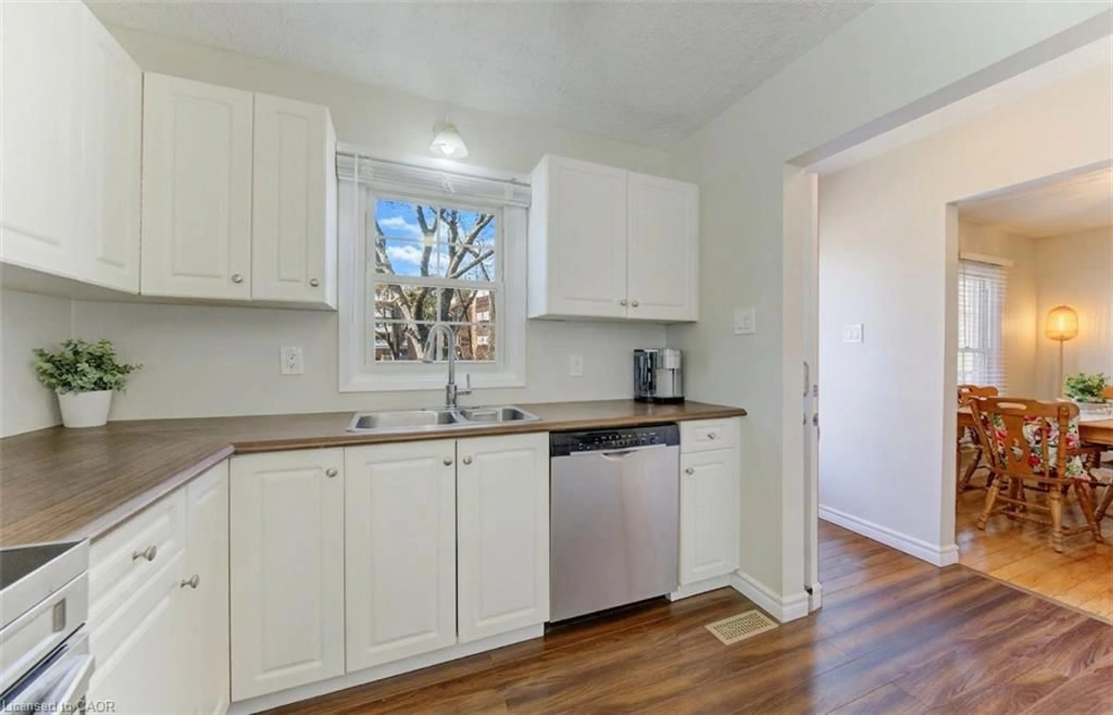 Standard kitchen, unknown for 190 Natchez Rd, Kitchener Ontario N2B 3L2