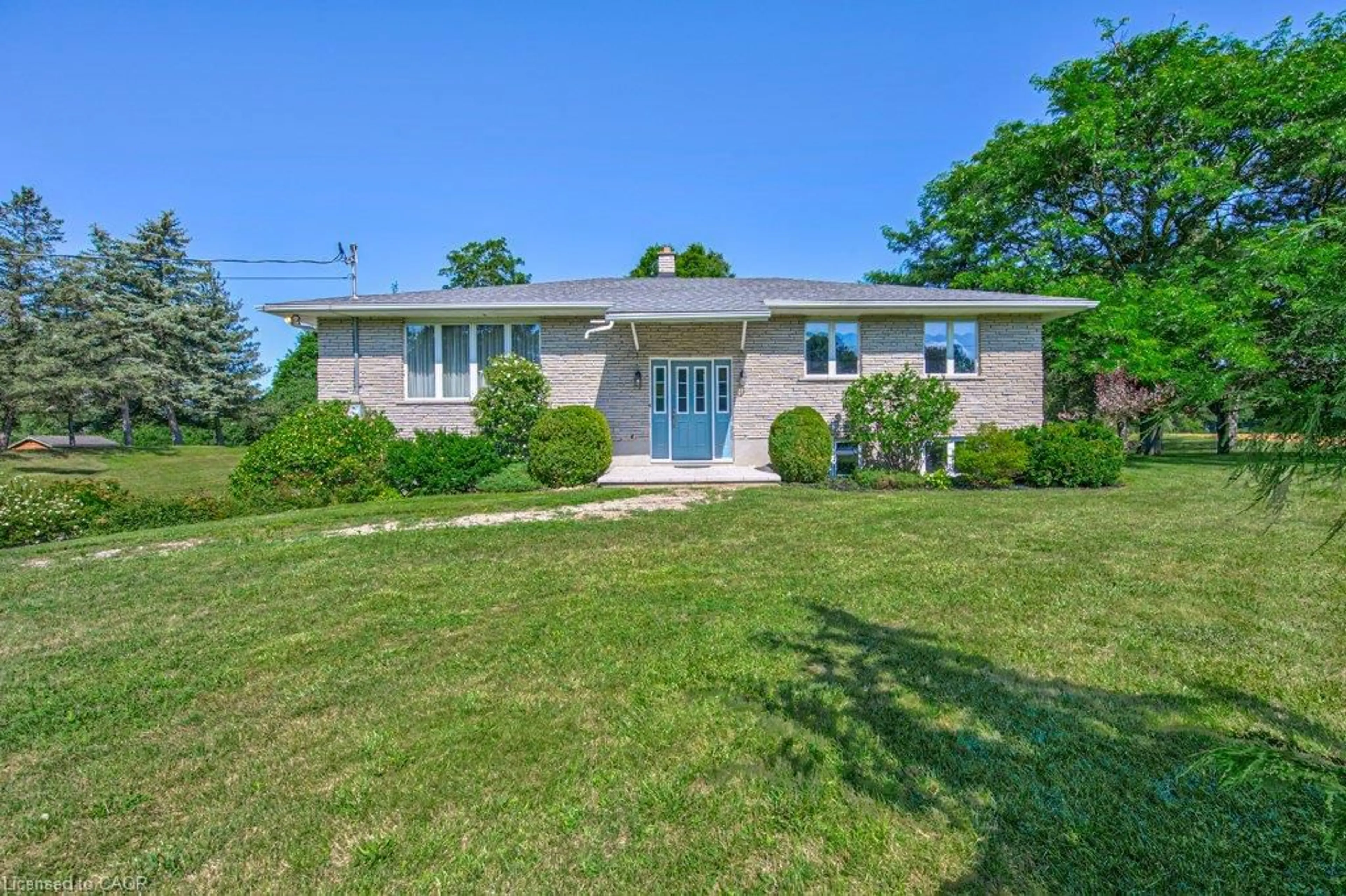 A pic from outside/outdoor area/front of a property/back of a property/a pic from drone, unknown for 7316 Wellington Rd 30 Rd, Guelph Ontario N1H 6J2