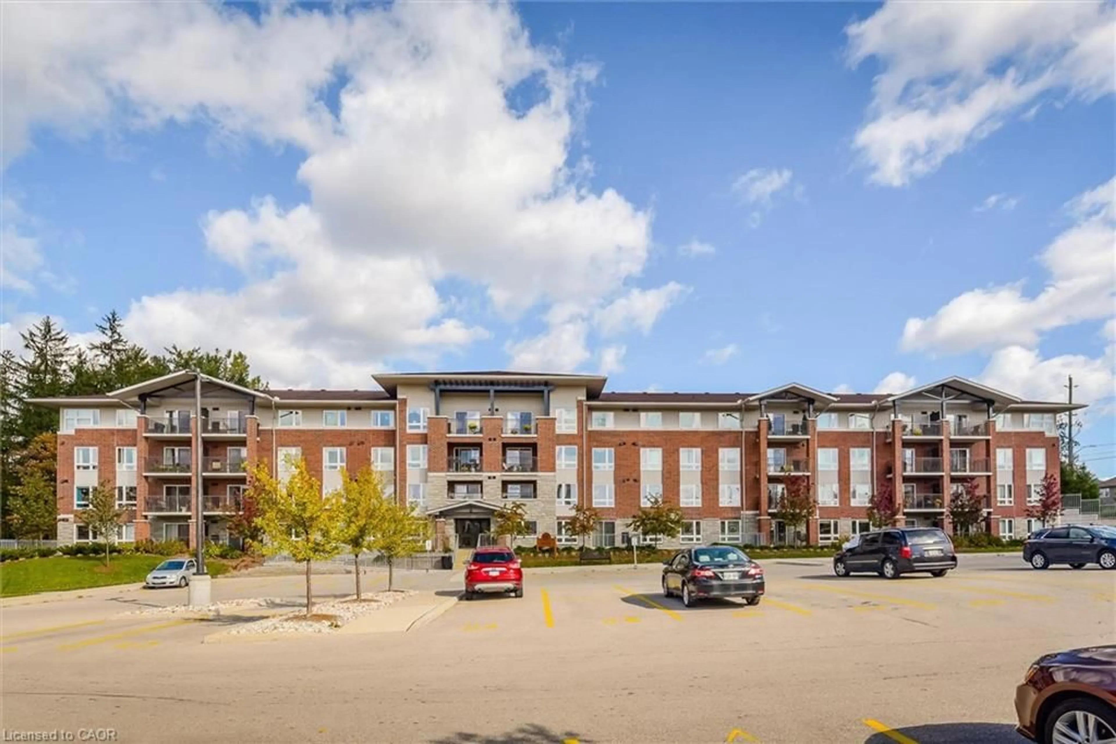 A pic from outside/outdoor area/front of a property/back of a property/a pic from drone, building for 645 St David St #302, Fergus Ontario N1M 0A9