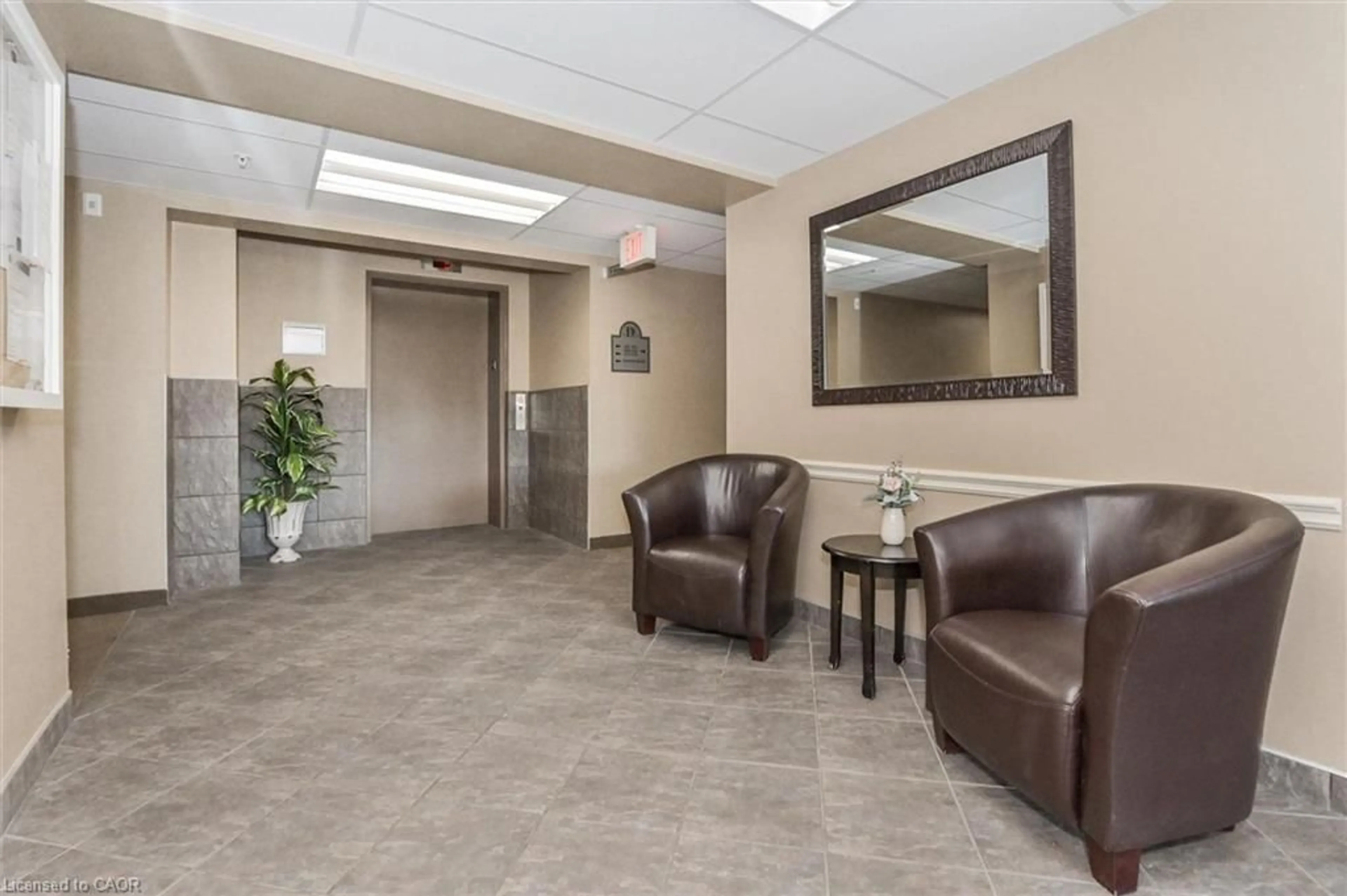 Indoor foyer for 645 St David St #302, Fergus Ontario N1M 0A9