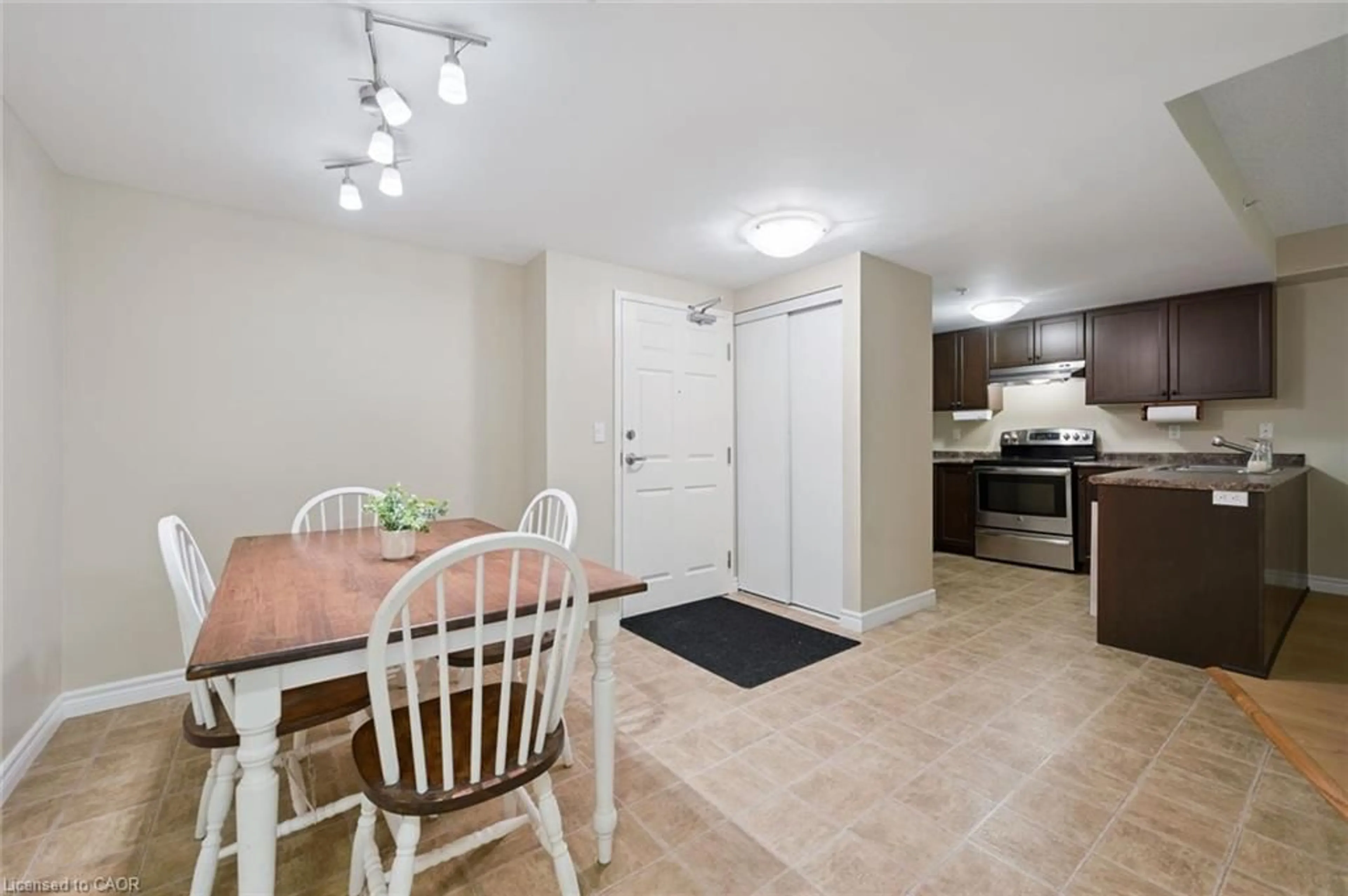 Standard kitchen, unknown for 645 St David St #302, Fergus Ontario N1M 0A9