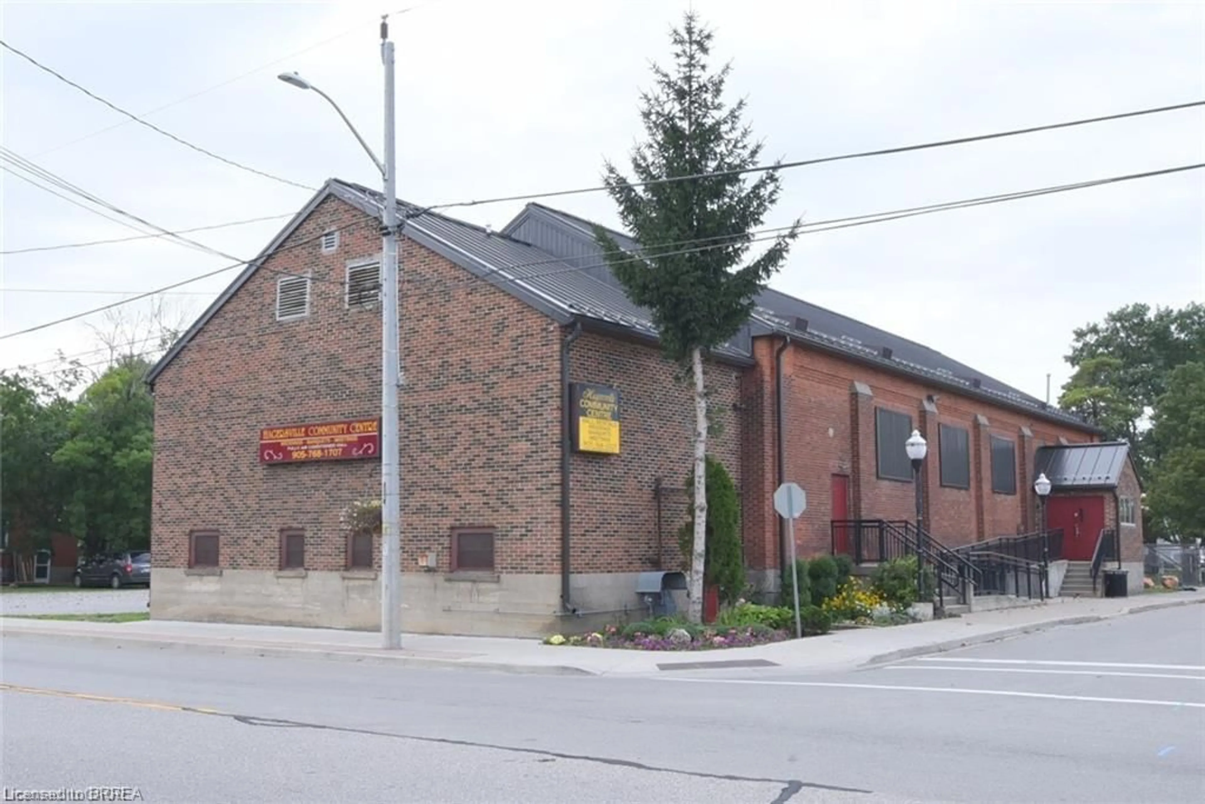 Patio, building for 62 Main St S St, Hagersville Ontario N0A 1H0