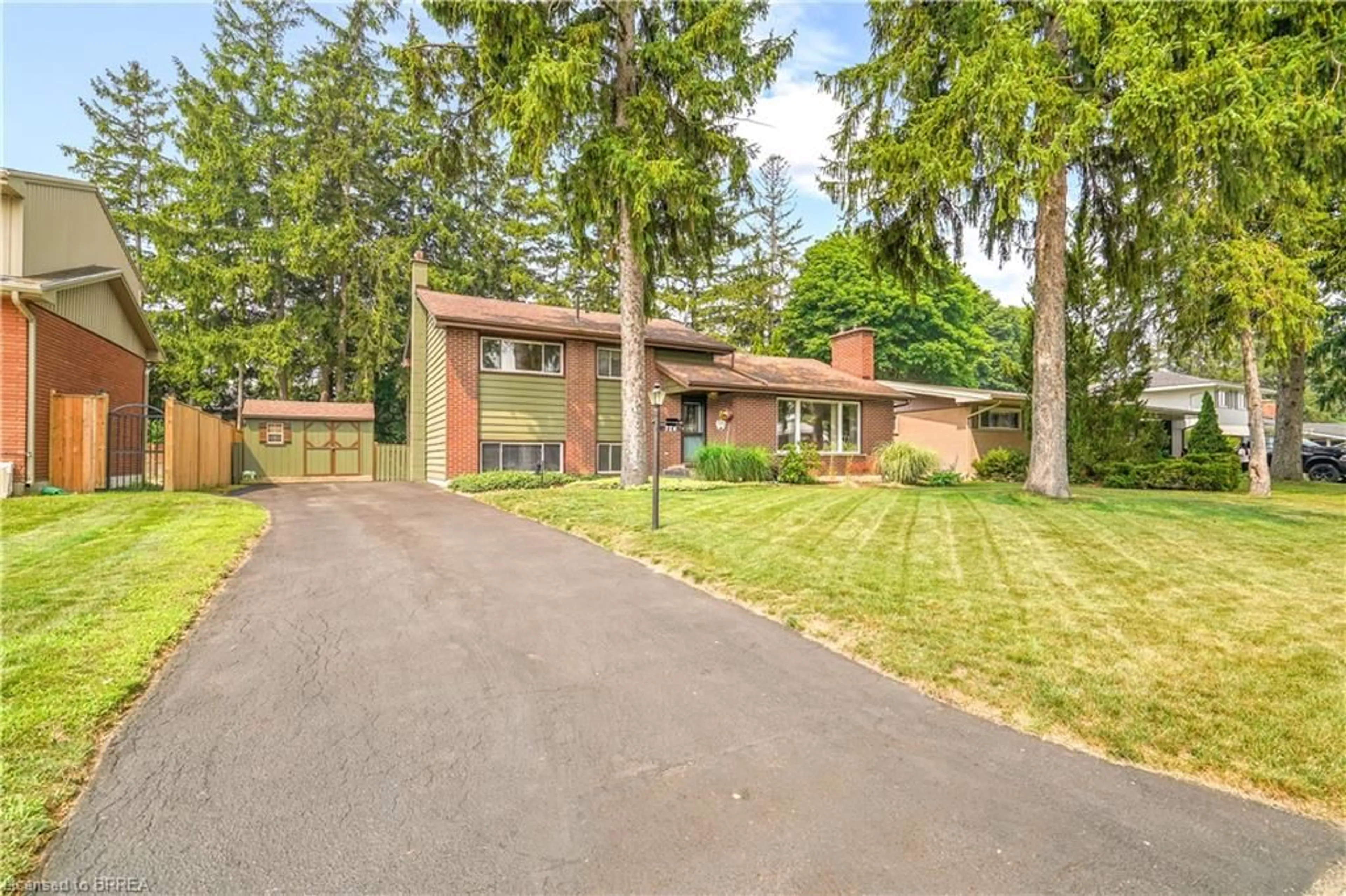 Home with brick exterior material, street for 10 Brier Cres, Brantford Ontario N3R 3M6