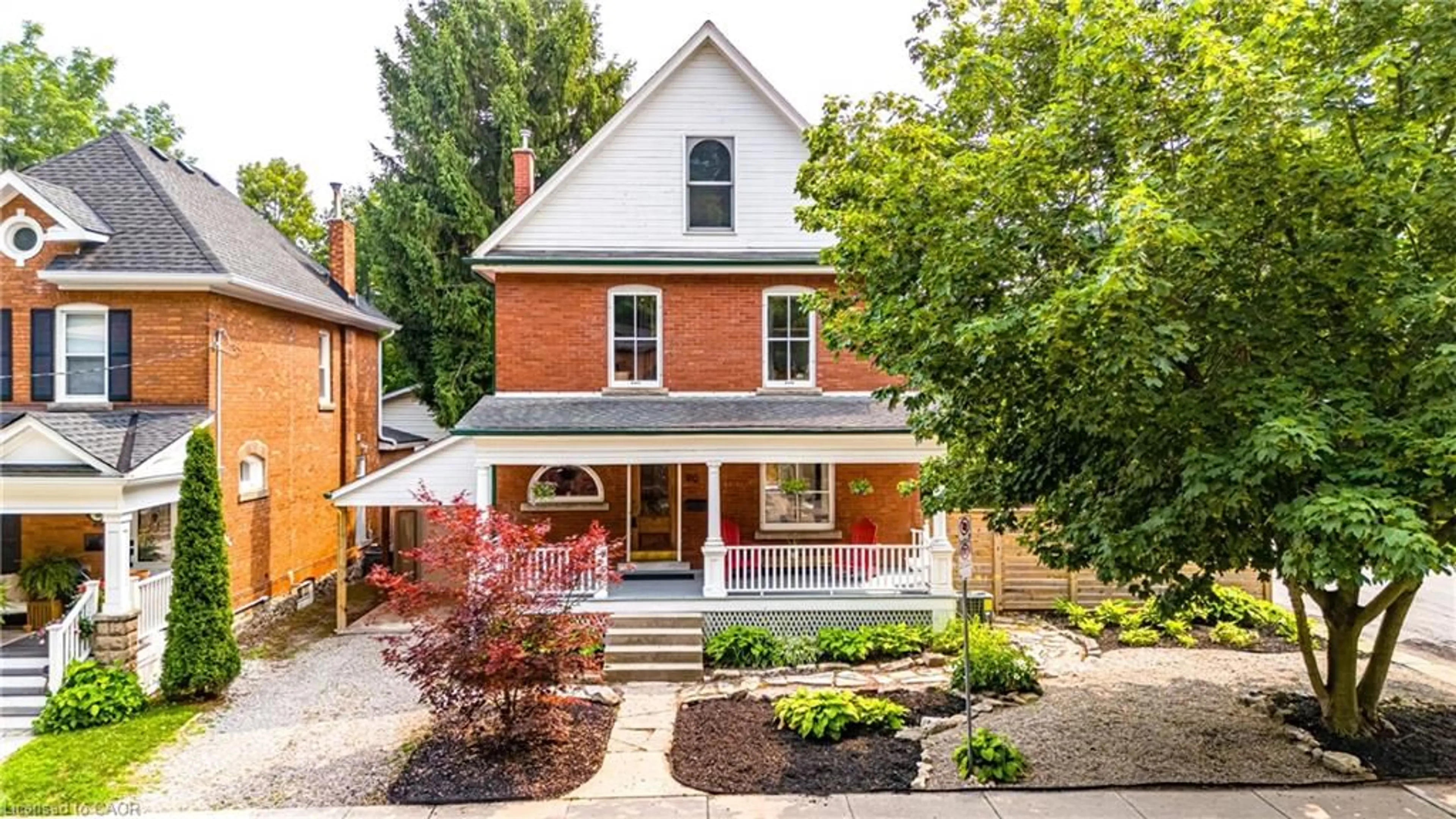 Home with brick exterior material, street for 90 Victoria St, Dundas Ontario L9H 2C2