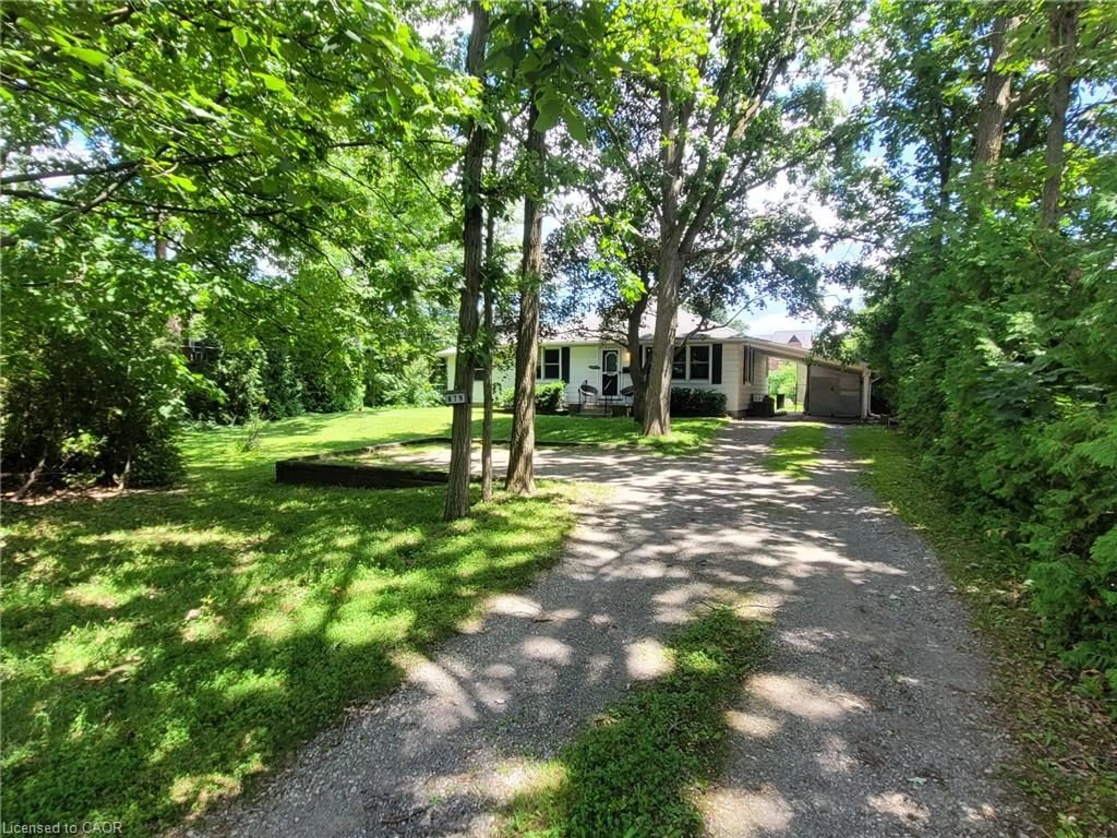 A pic from outside/outdoor area/front of a property/back of a property/a pic from drone, street for 879 West 5th St, Hamilton Ontario L9C 5R4