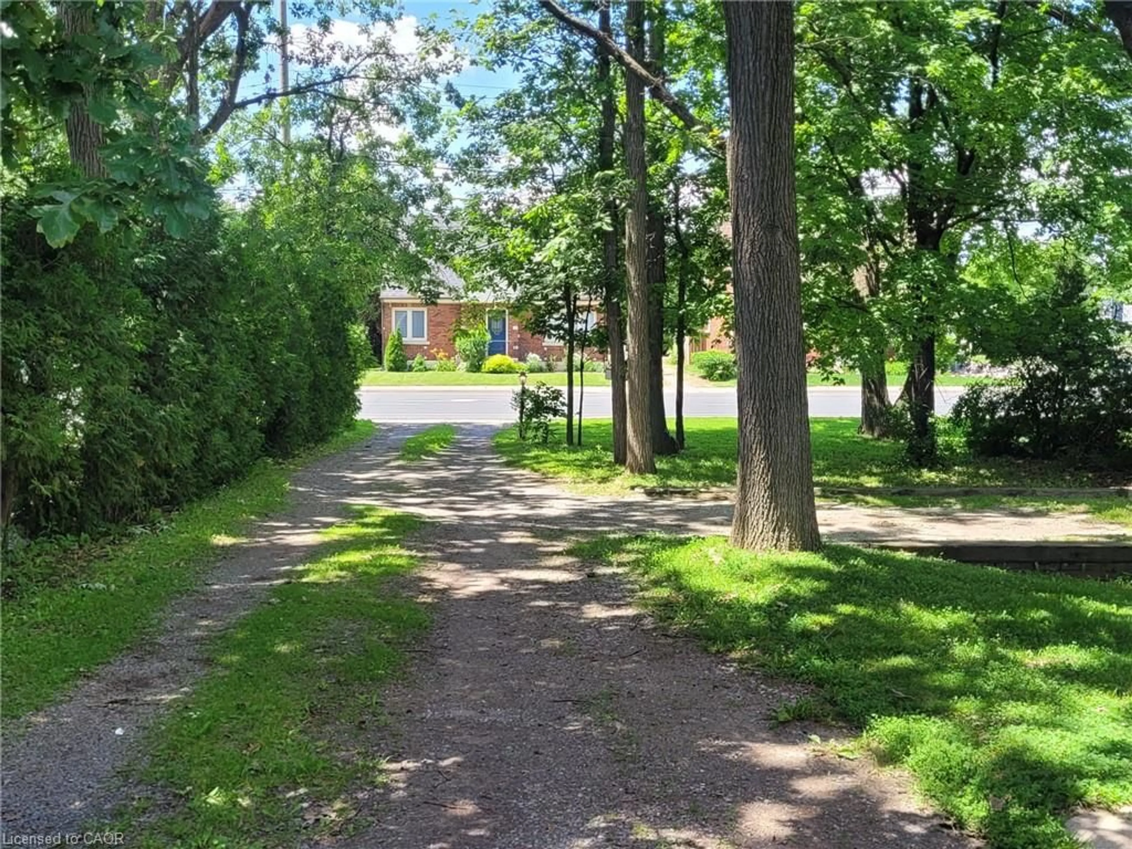 Unknown for 879 West 5th St, Hamilton Ontario L9C 5R4
