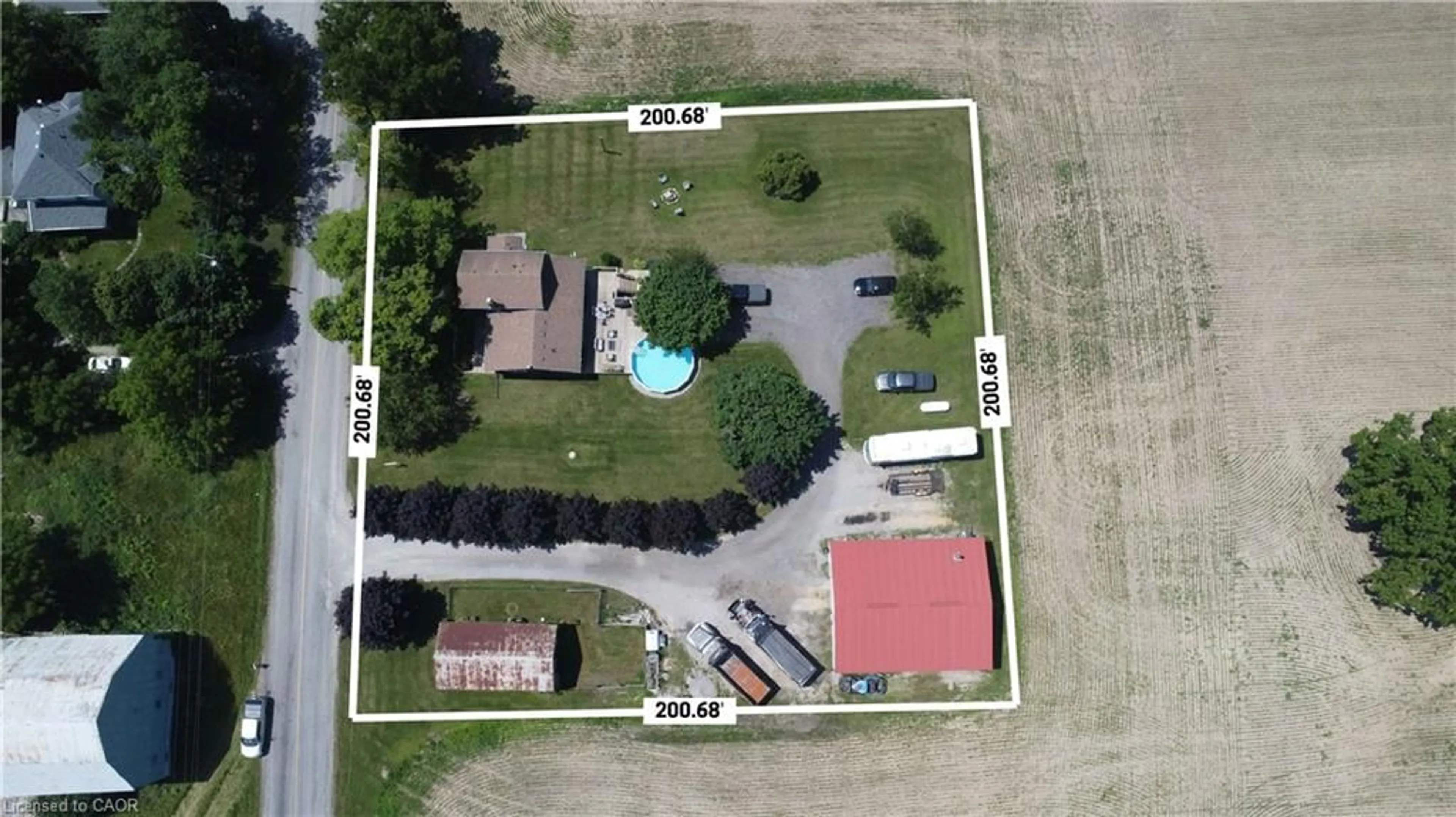 A pic from outside/outdoor area/front of a property/back of a property/a pic from drone, building for 967 4th Line, Caledonia Ontario N3W 2G1