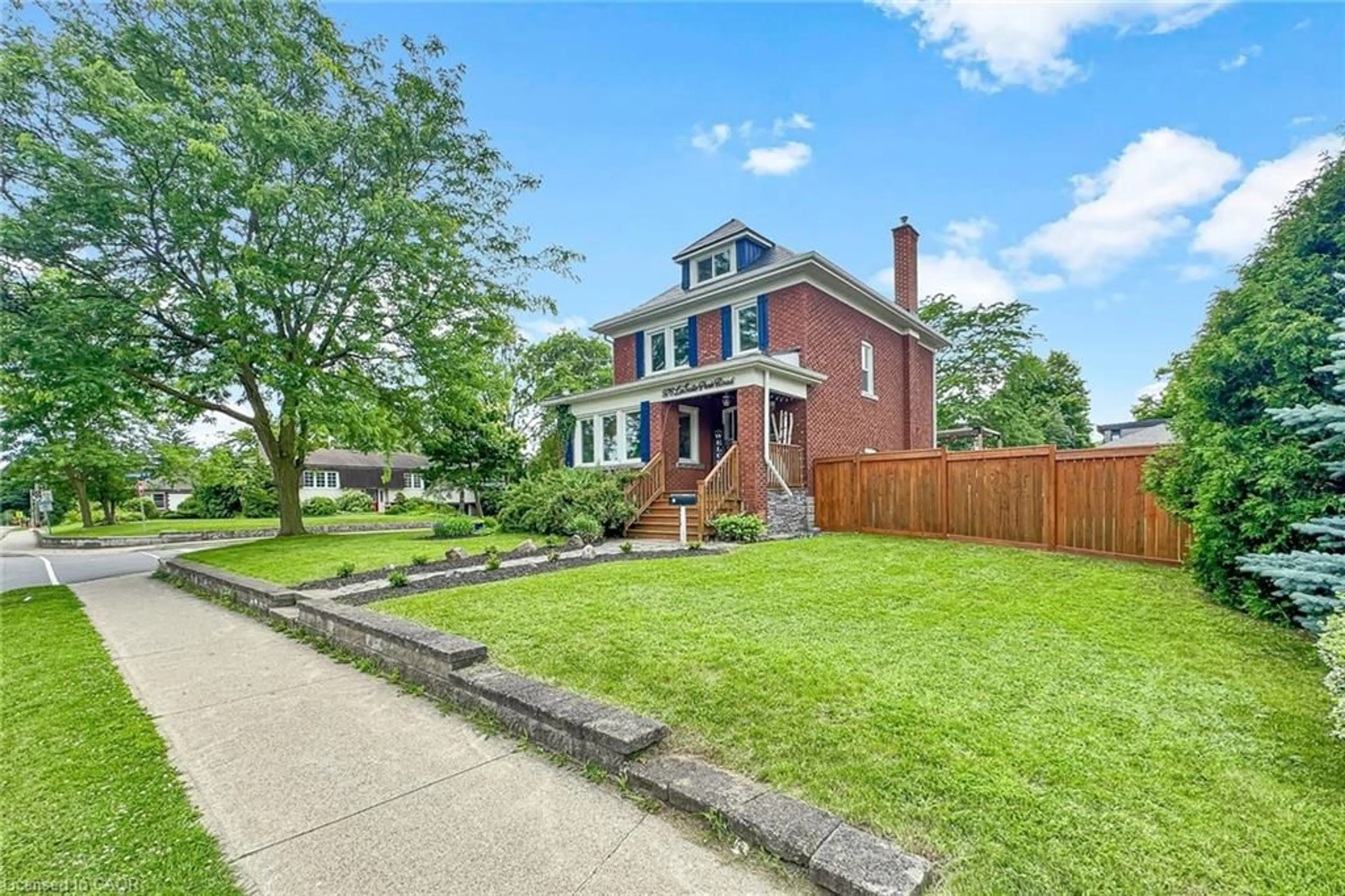 Home with brick exterior material, street for 976 Lasalle Park Dr, Burlington Ontario L7T 1N2