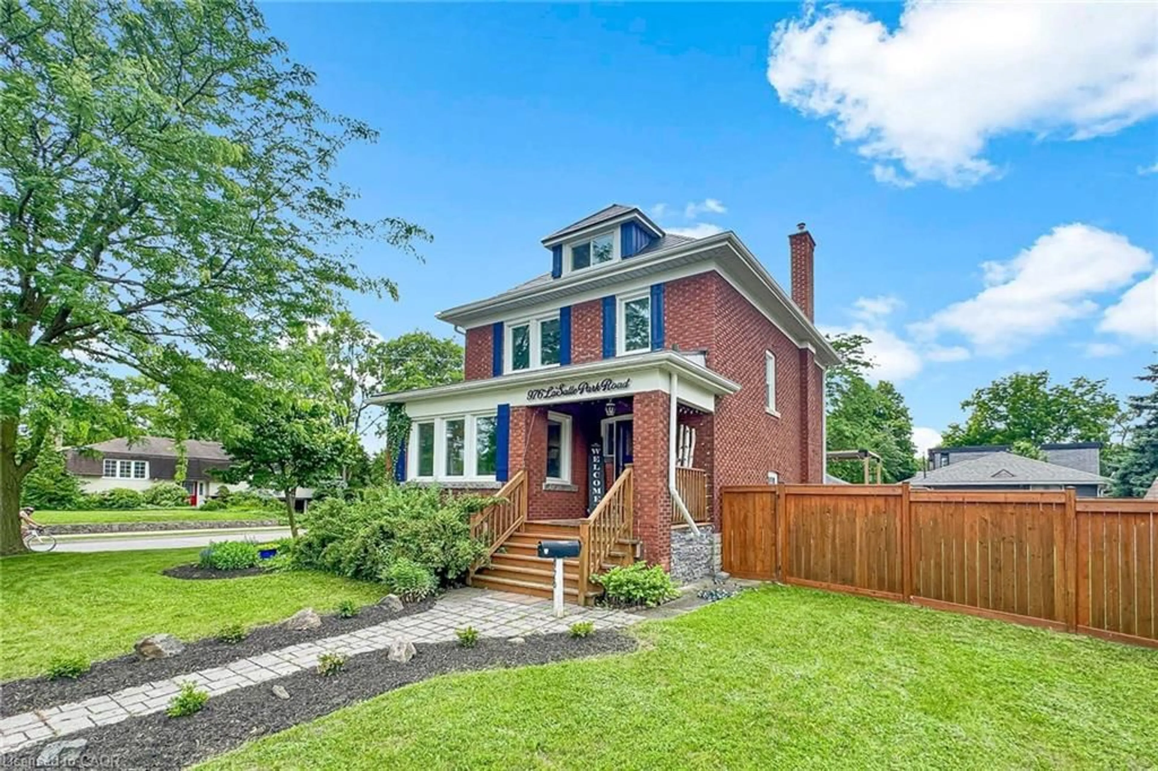 Home with brick exterior material, street for 976 Lasalle Park Dr, Burlington Ontario L7T 1N2