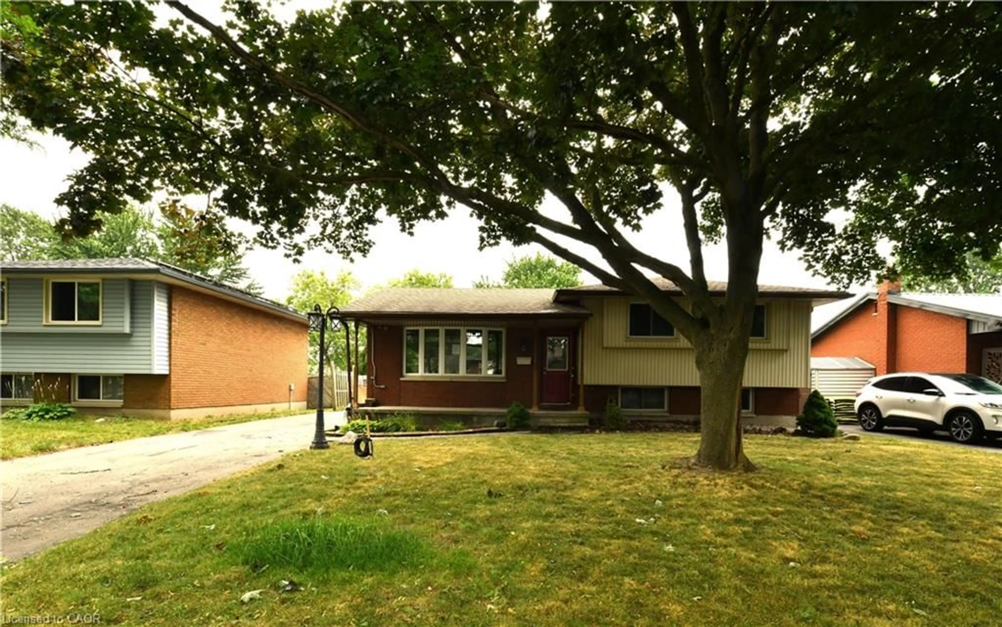 Home with brick exterior material, street for 37 Ebury Cres, London Ontario N6C 3E1