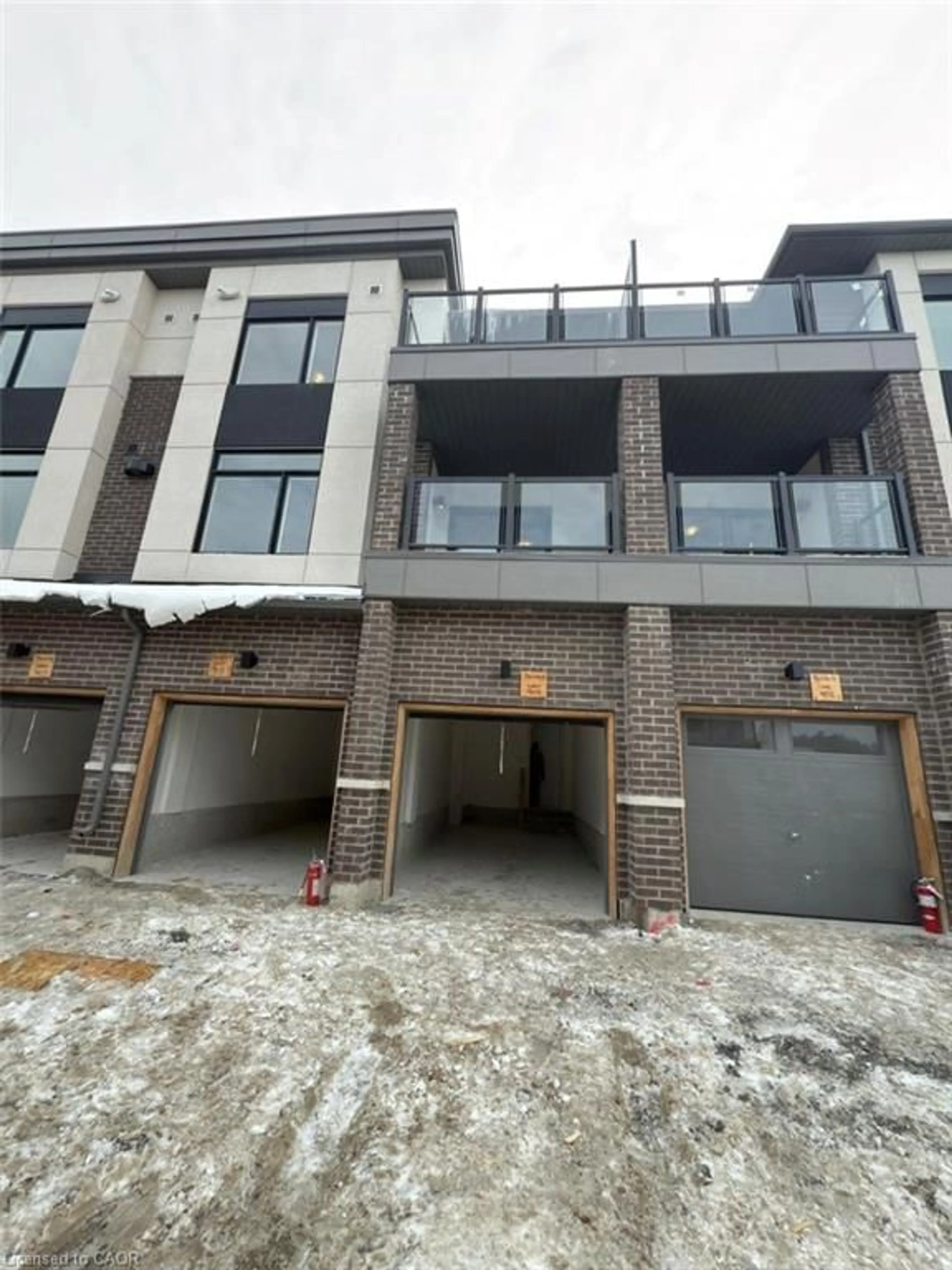 Home with brick exterior material, building for 1695 Dersan St #904, Pickering Ontario L1X 0S9