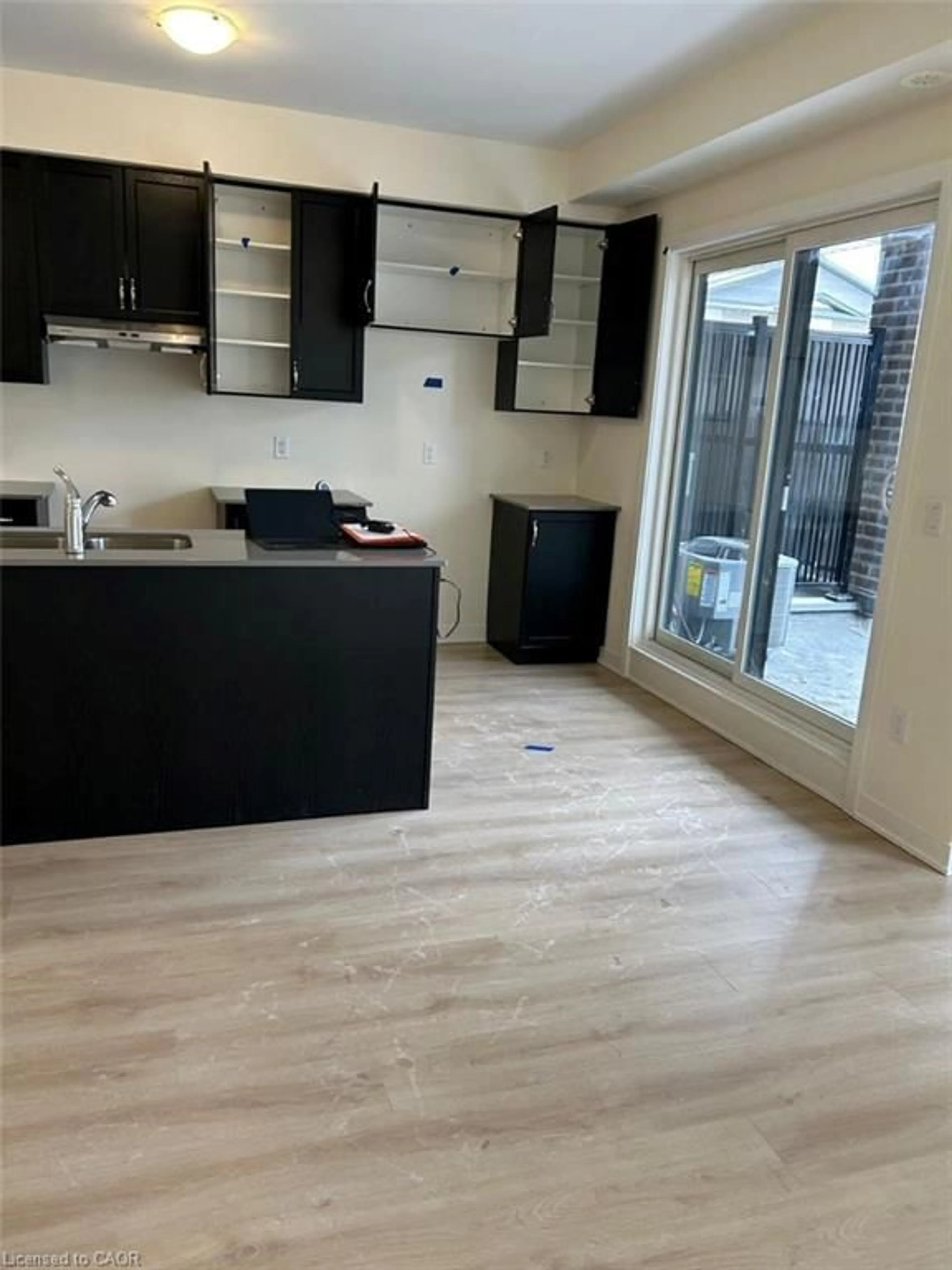 A pic of a room for 1695 Dersan St #904, Pickering Ontario L1X 0S9