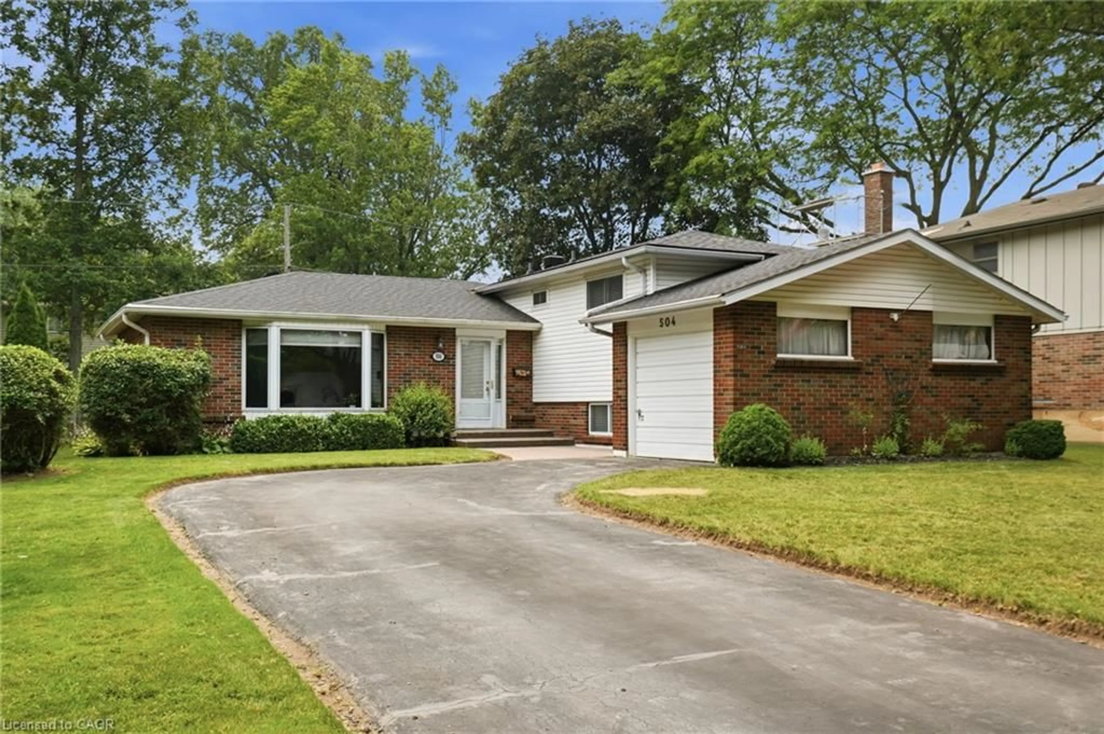 Home with brick exterior material, street for 504 Kenmarr Cres, Burlington Ontario L7L 4R7