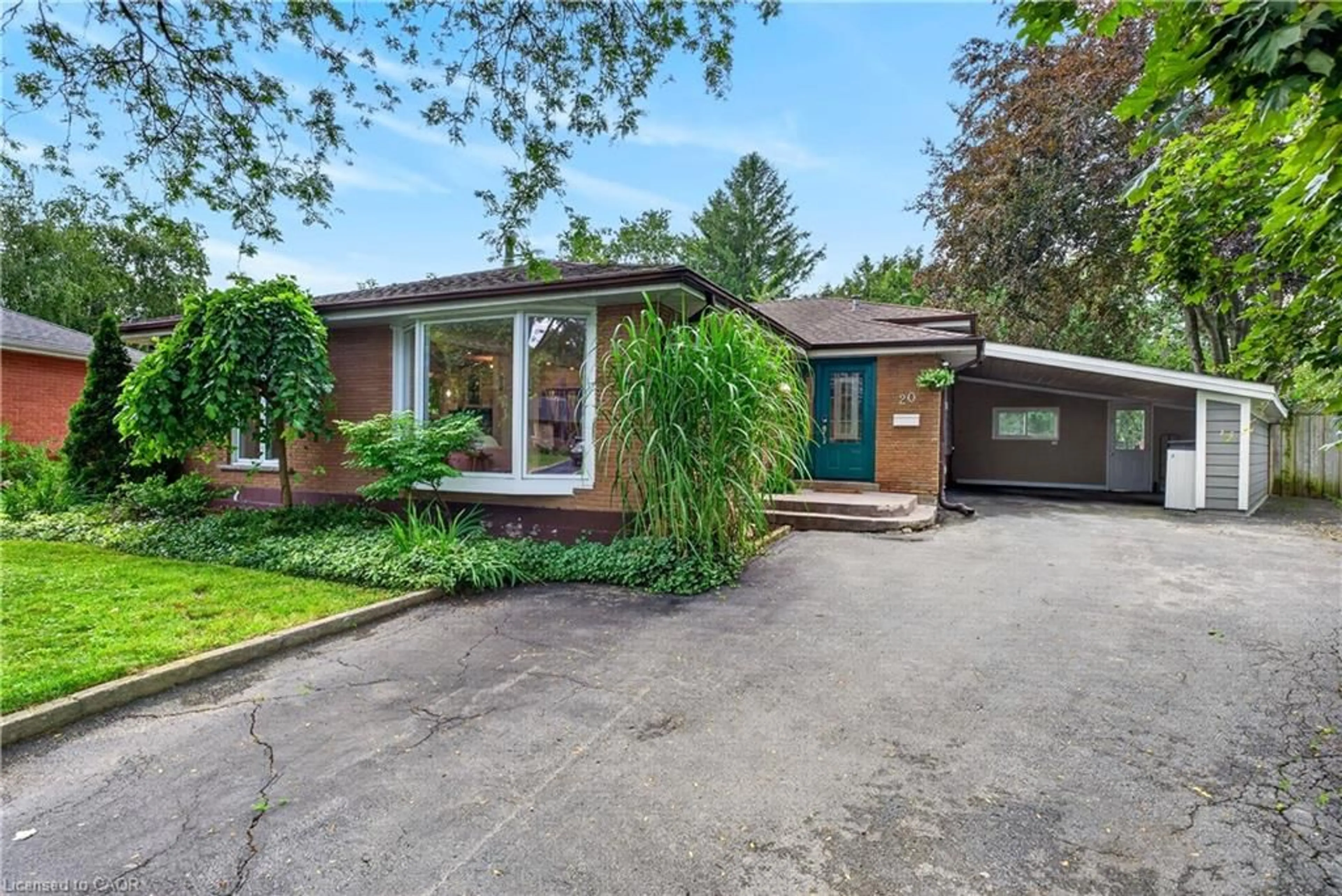 Unknown for 20 Monarch Crt, Dundas Ontario L9H 3W1