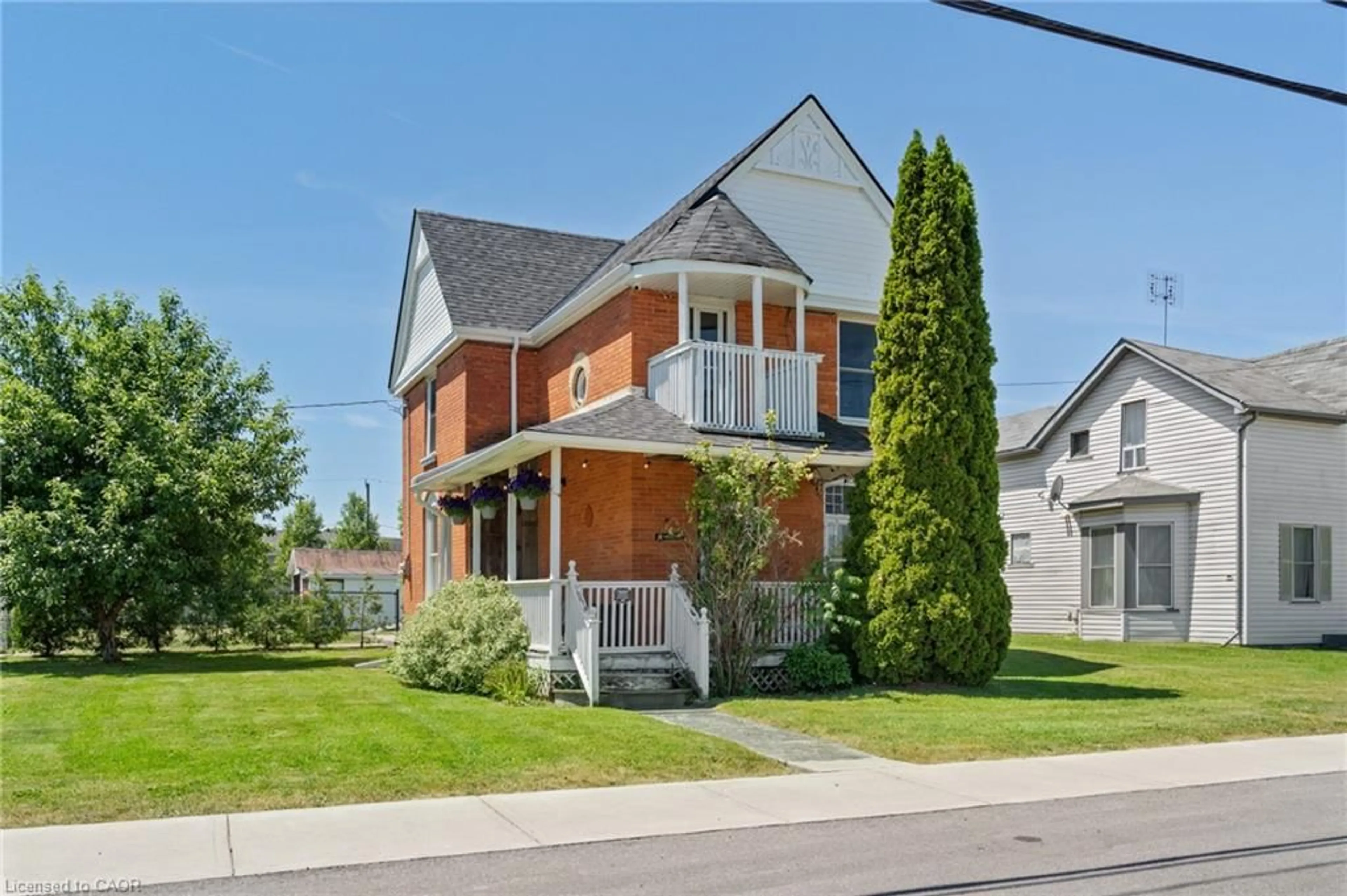 Home with brick exterior material, street for 95 King St, Hagersville Ontario N0A 1H0