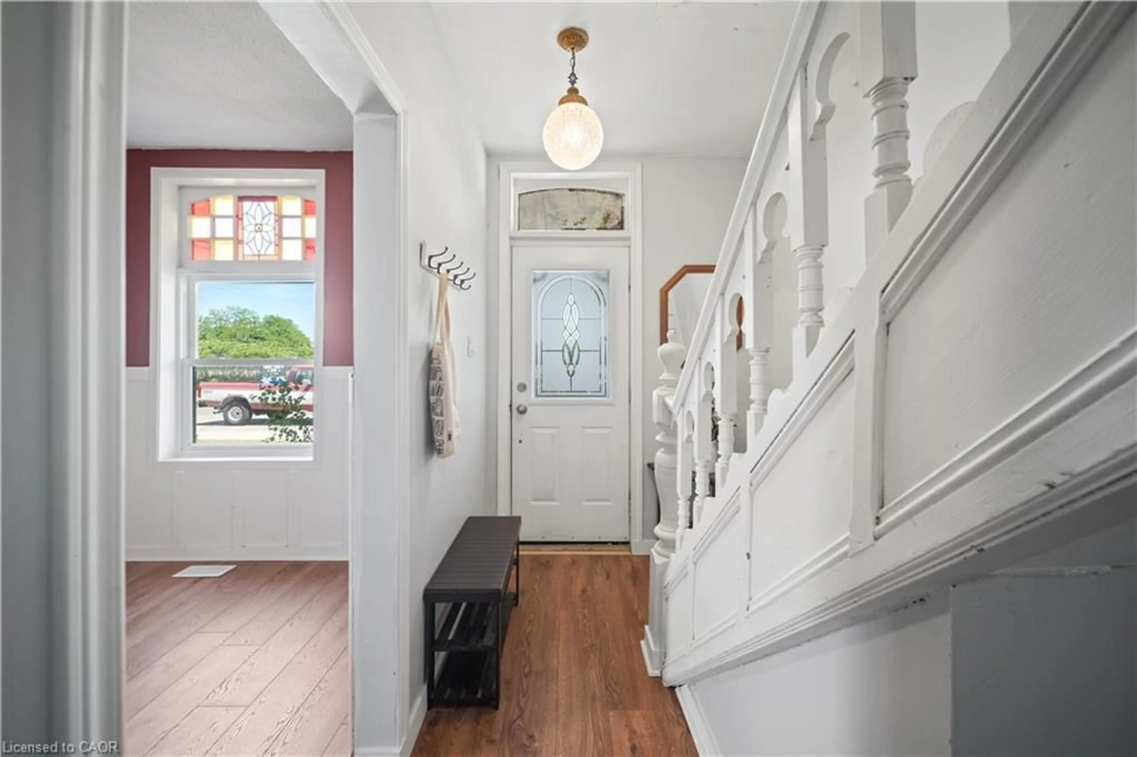 Indoor entryway for 95 King St, Hagersville Ontario N0A 1H0