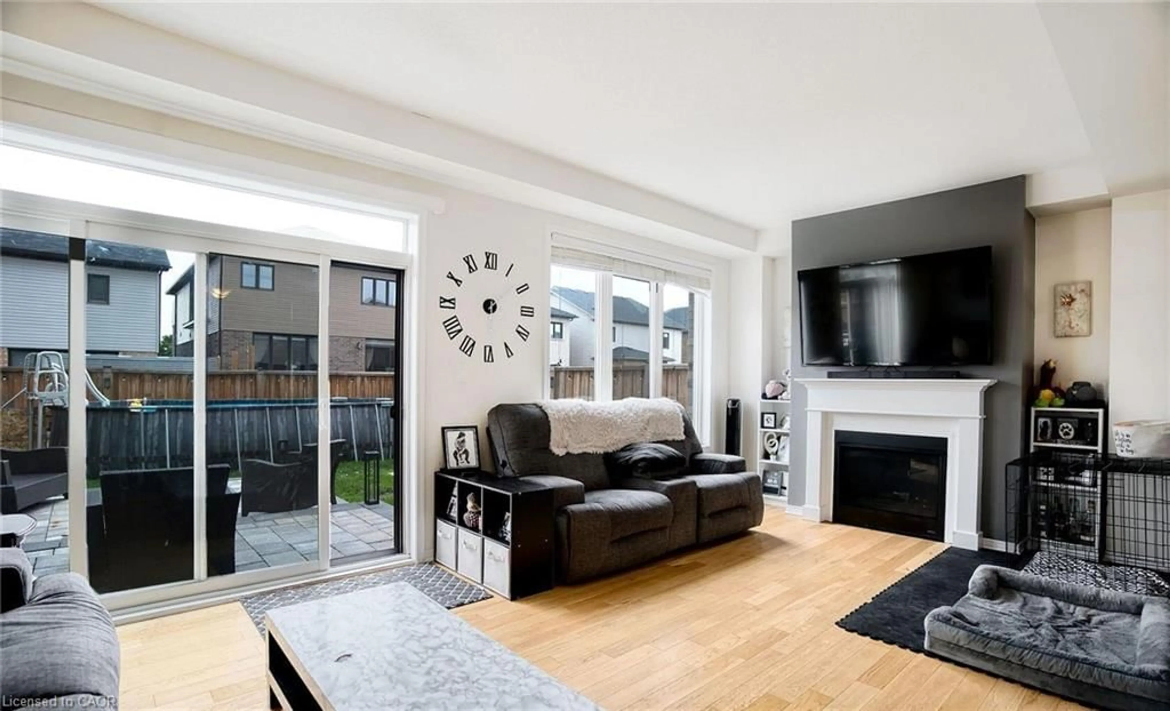 Living room with furniture, unknown for 232 Bedrock Dr, Stoney Creek Ontario L8J 0M2