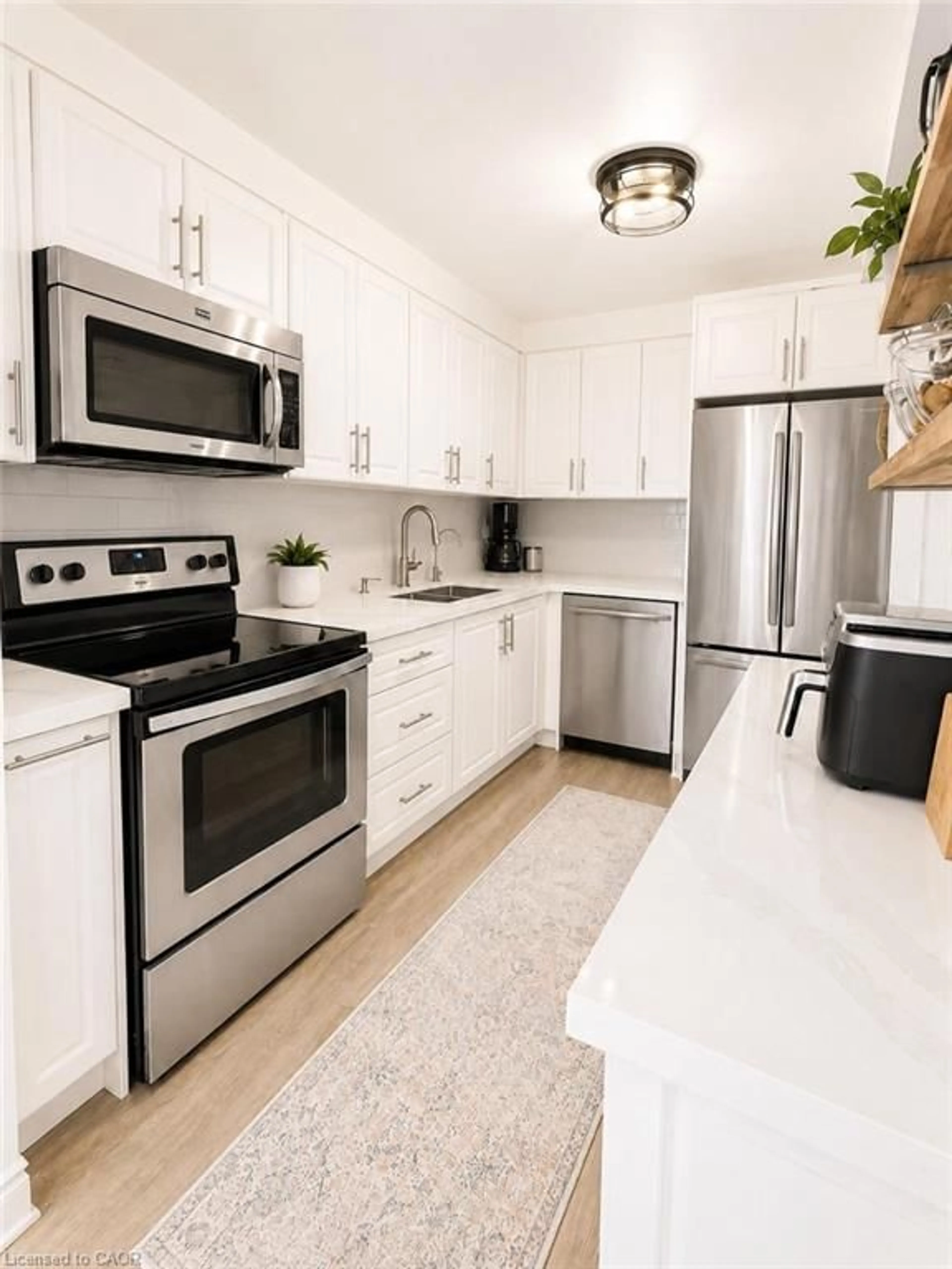 Open concept kitchen, unknown for 2121 Roche Alley #514, 1000 Islands Ontario L5K 2C7