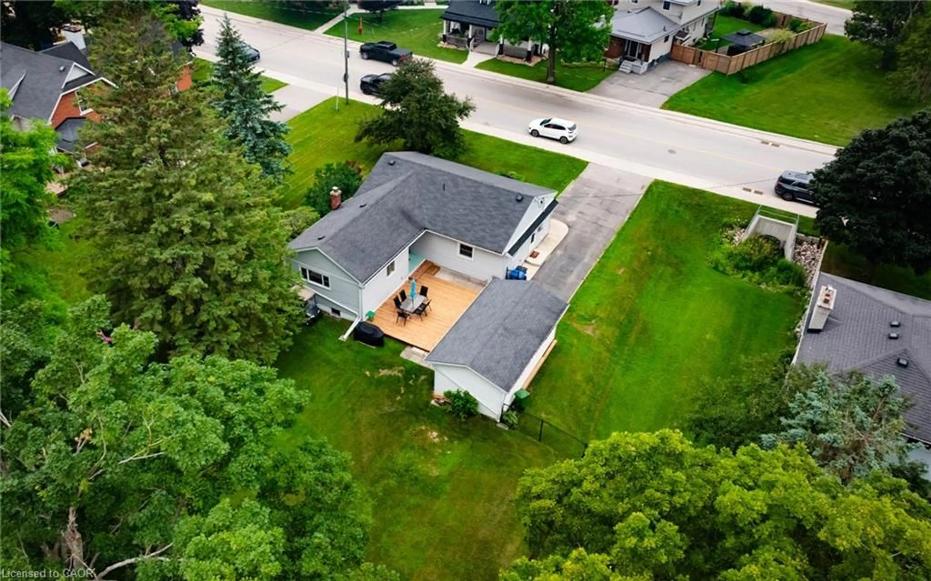 A pic from outside/outdoor area/front of a property/back of a property/a pic from drone, street for 251 Main St, Dundalk Ontario N0C 1B0