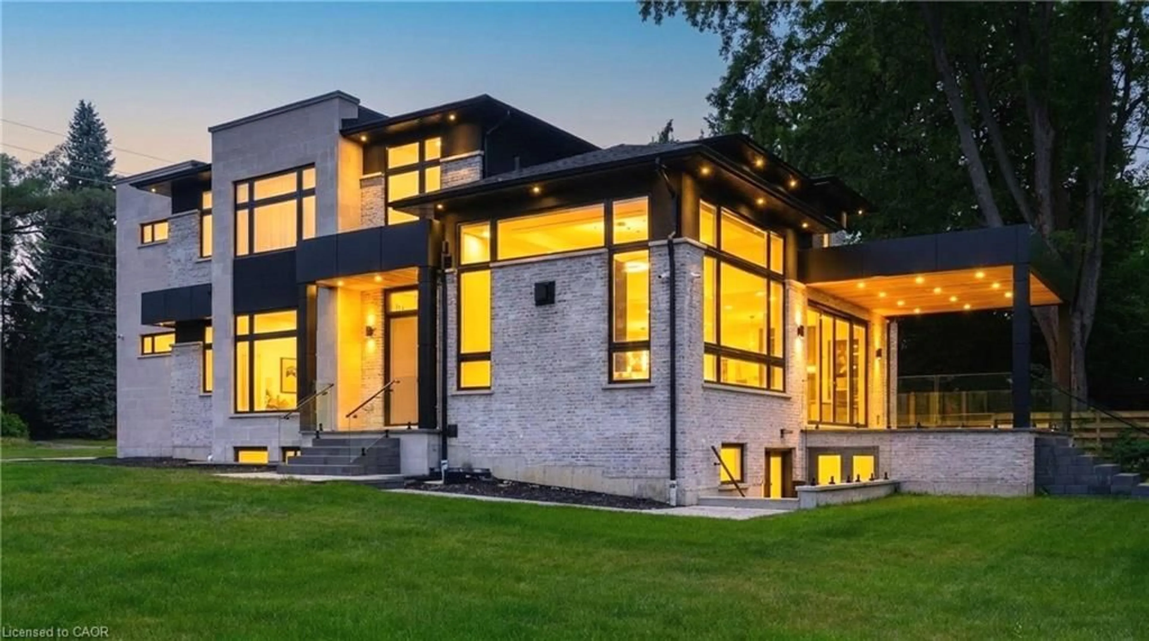 Home with brick exterior material, building for 1143 Kane Rd, Mississauga Ontario L5H 2M2