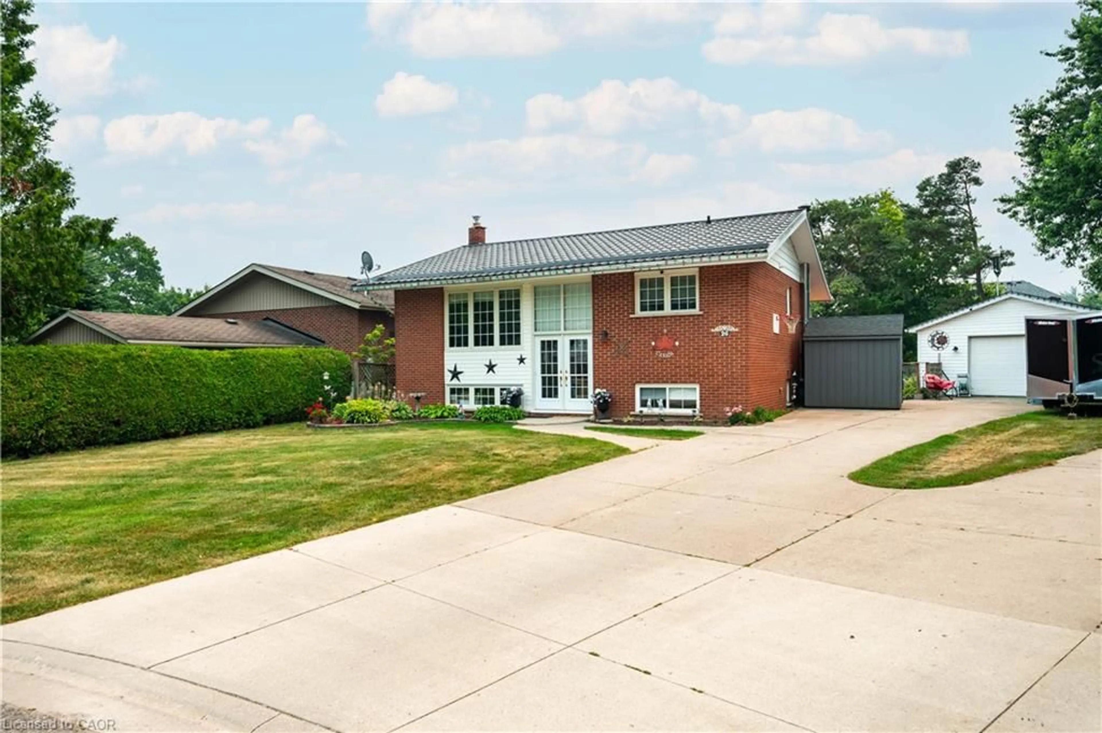 Home with brick exterior material, street for 26 Baker Crt, Grand Valley Ontario L9W 5L6