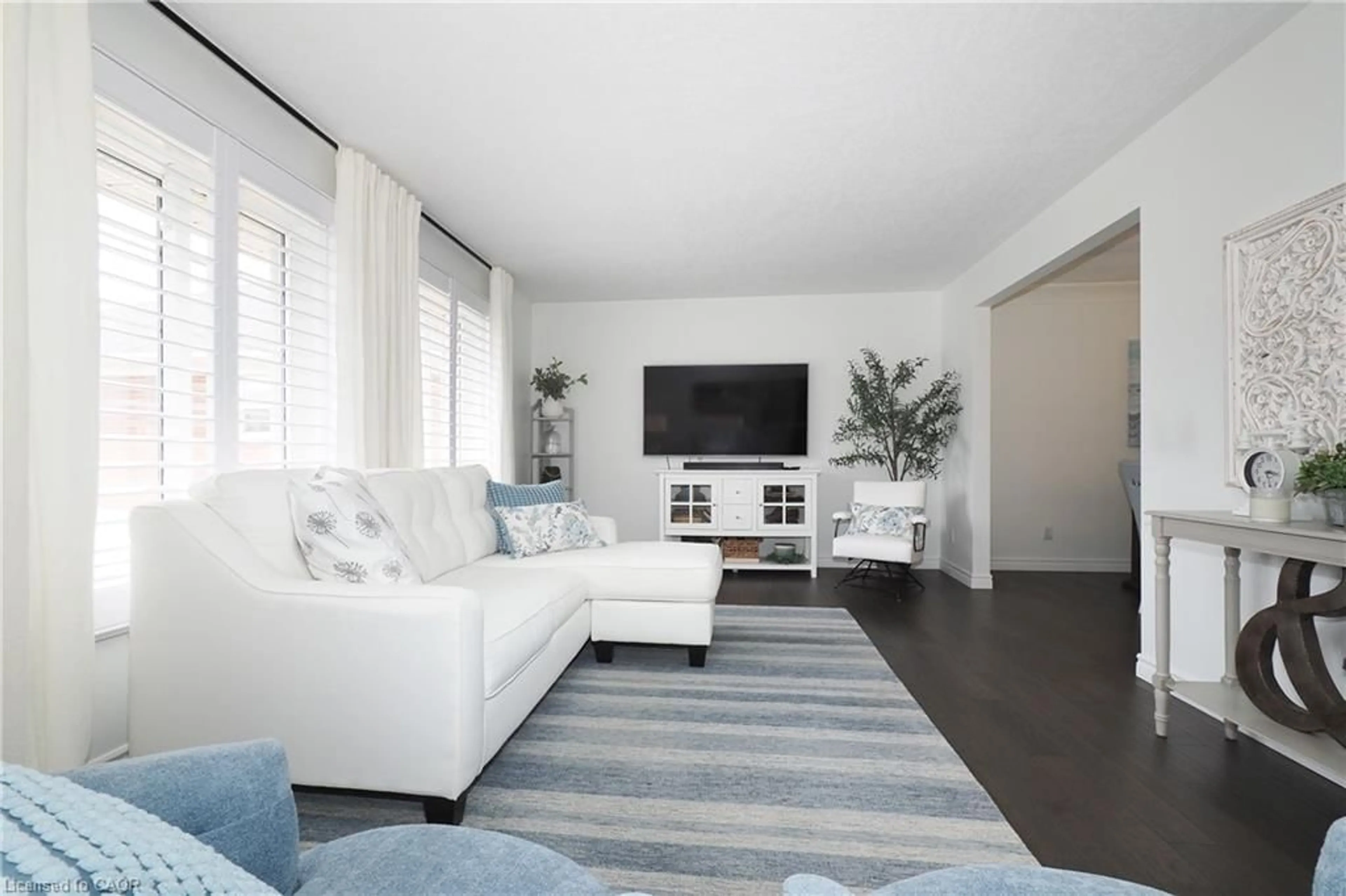 Living room with furniture, unknown for 182 Mitchell St, Ayr Ontario N0B 1E0