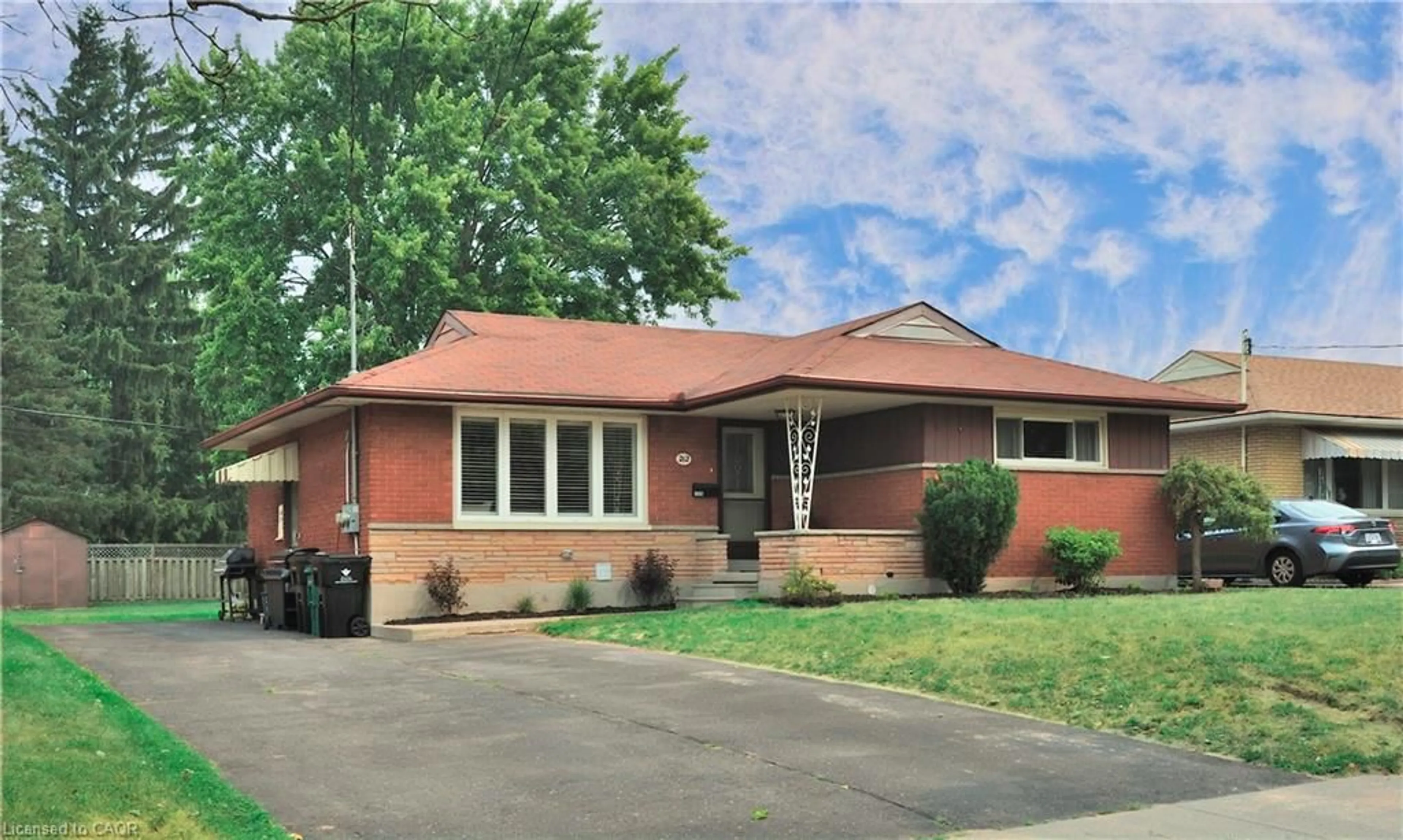Home with brick exterior material, street for 212 Doon Rd, Kitchener Ontario N2G 3E2