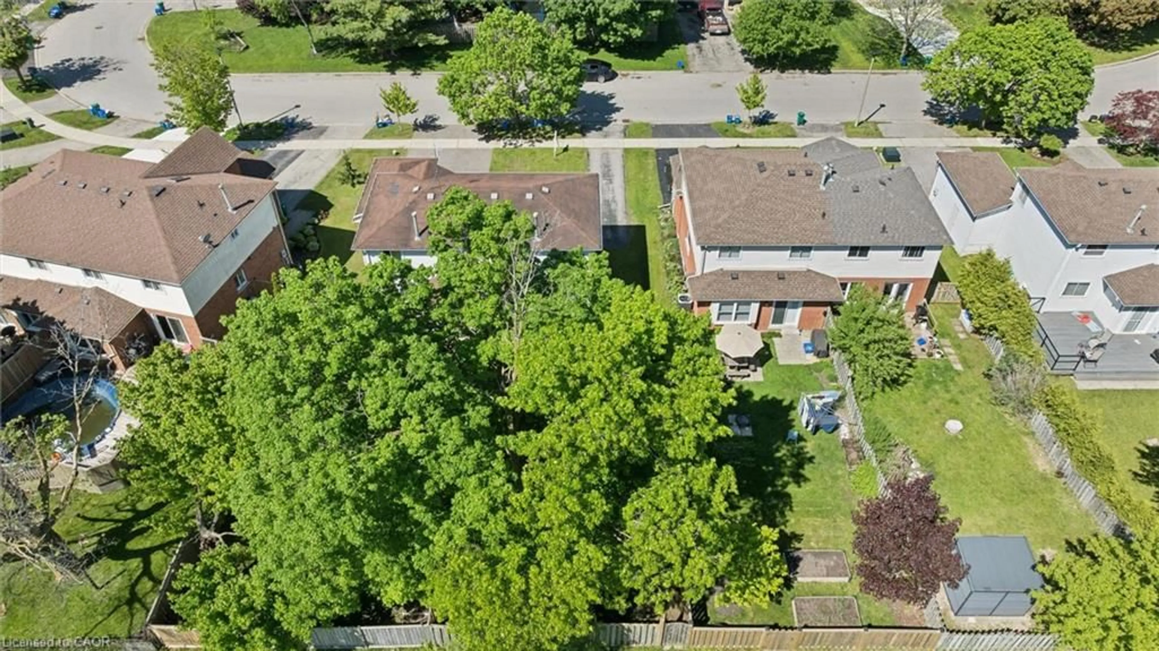 A pic from outside/outdoor area/front of a property/back of a property/a pic from drone, street for 192 Nith River Way, Ayr Ontario N0B 1E0