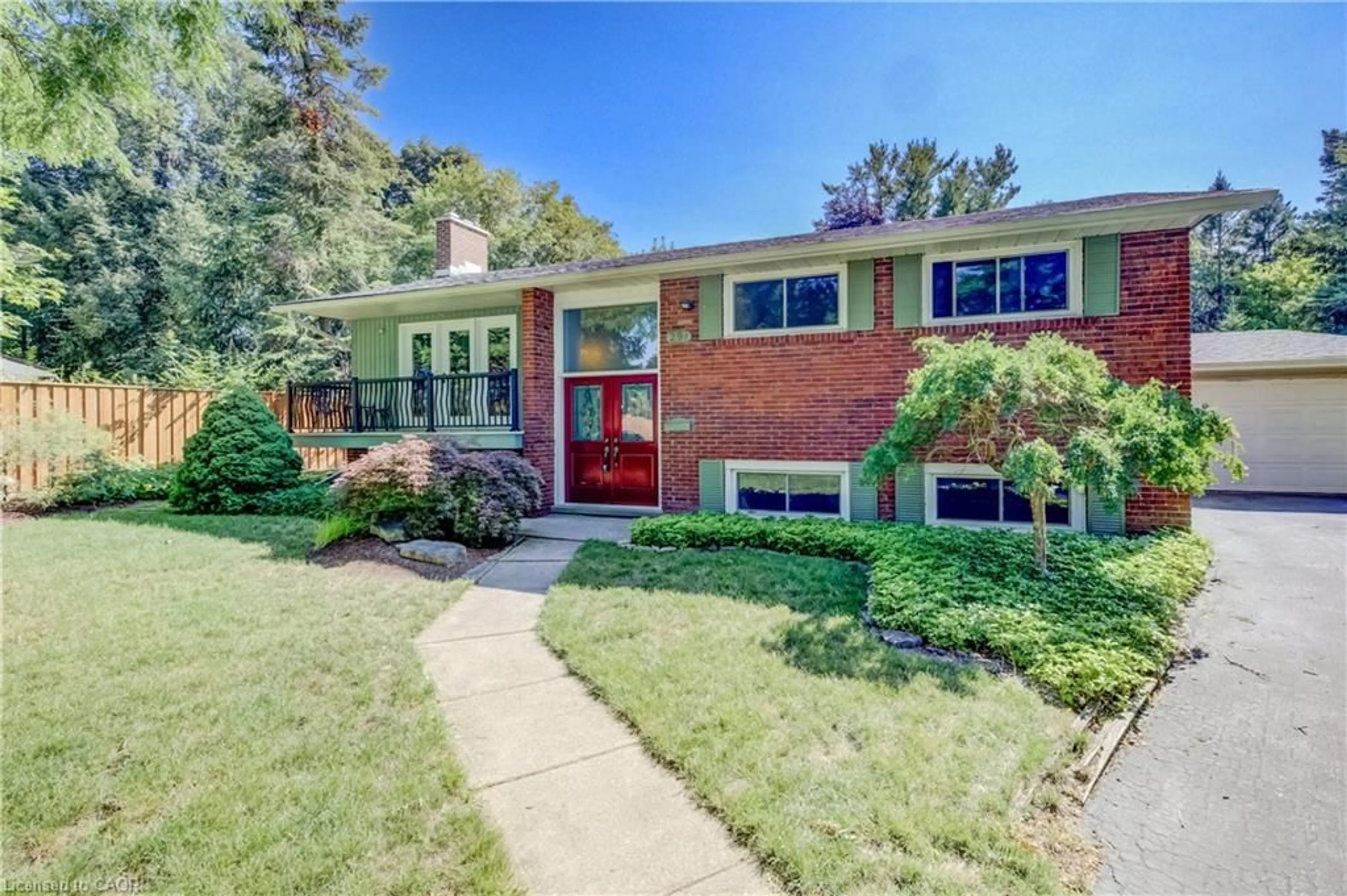 Home with brick exterior material, street for 291 Villa Pl, Waterloo Ontario N2J 3X6