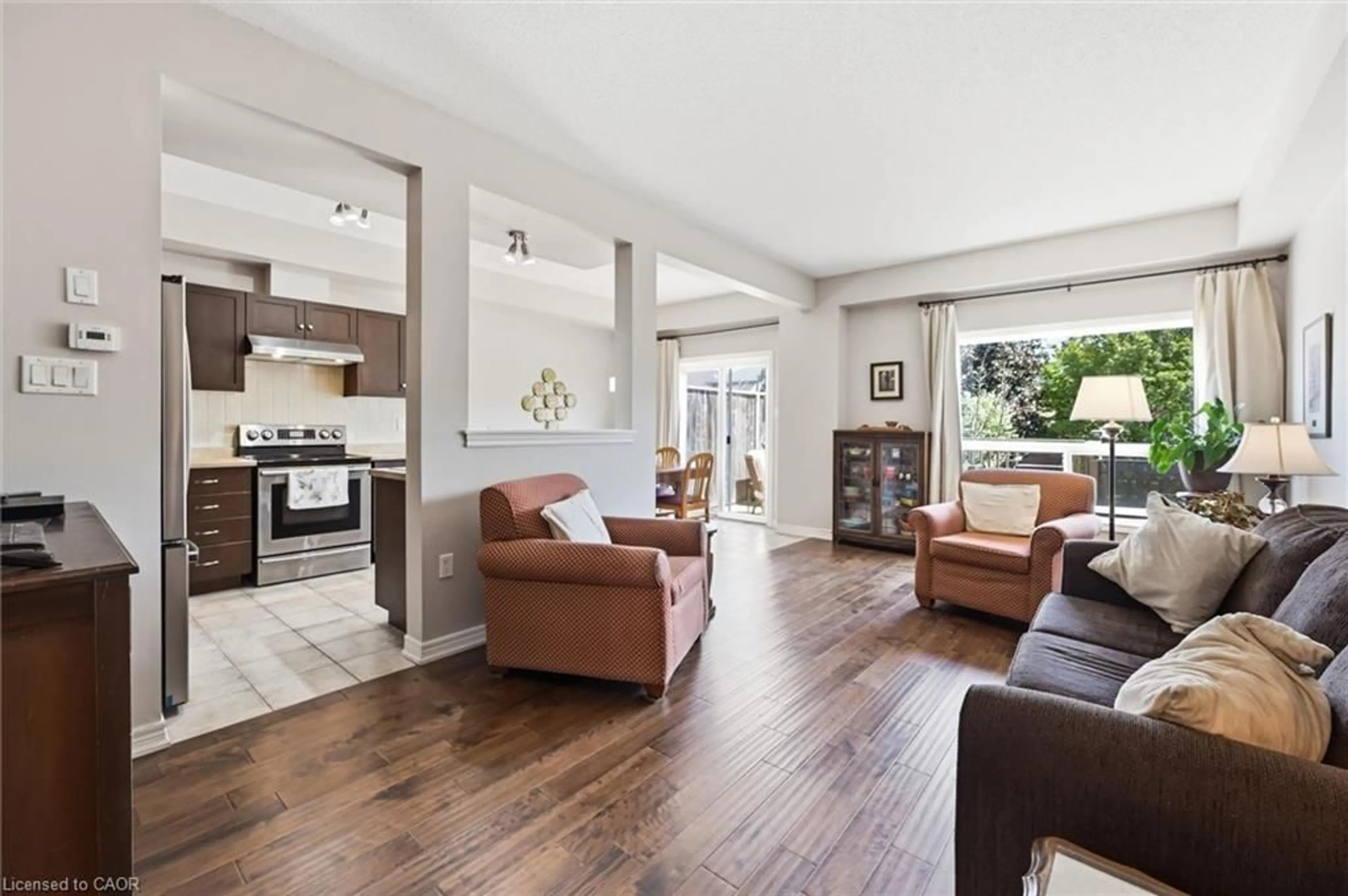 Living room with furniture, unknown for 40 Dartmouth Gate #10, Stoney Creek Ontario L8E 0C4
