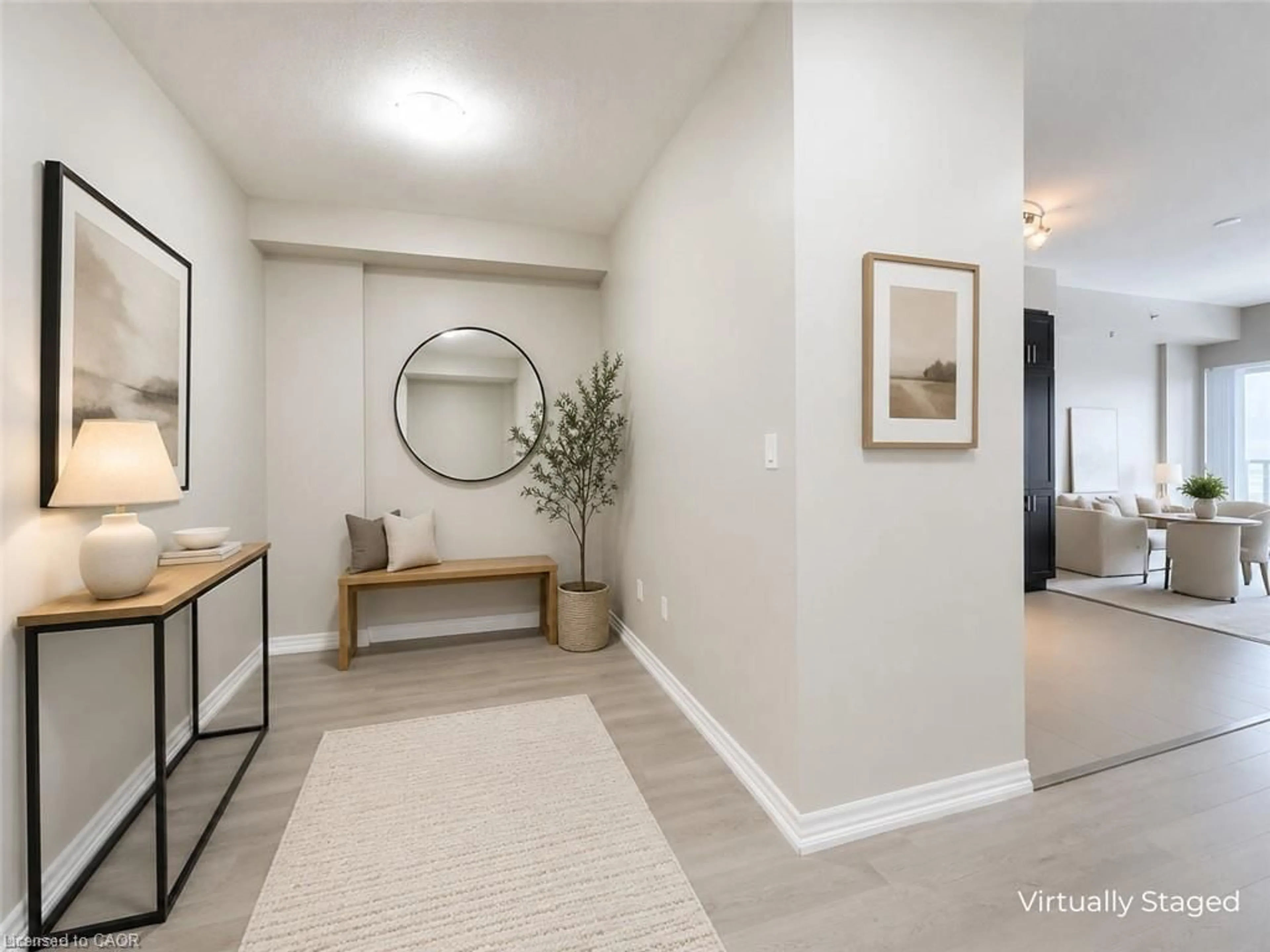 Indoor entryway for 560 North Service Rd #605, Grimsby Ontario L3M 0G3