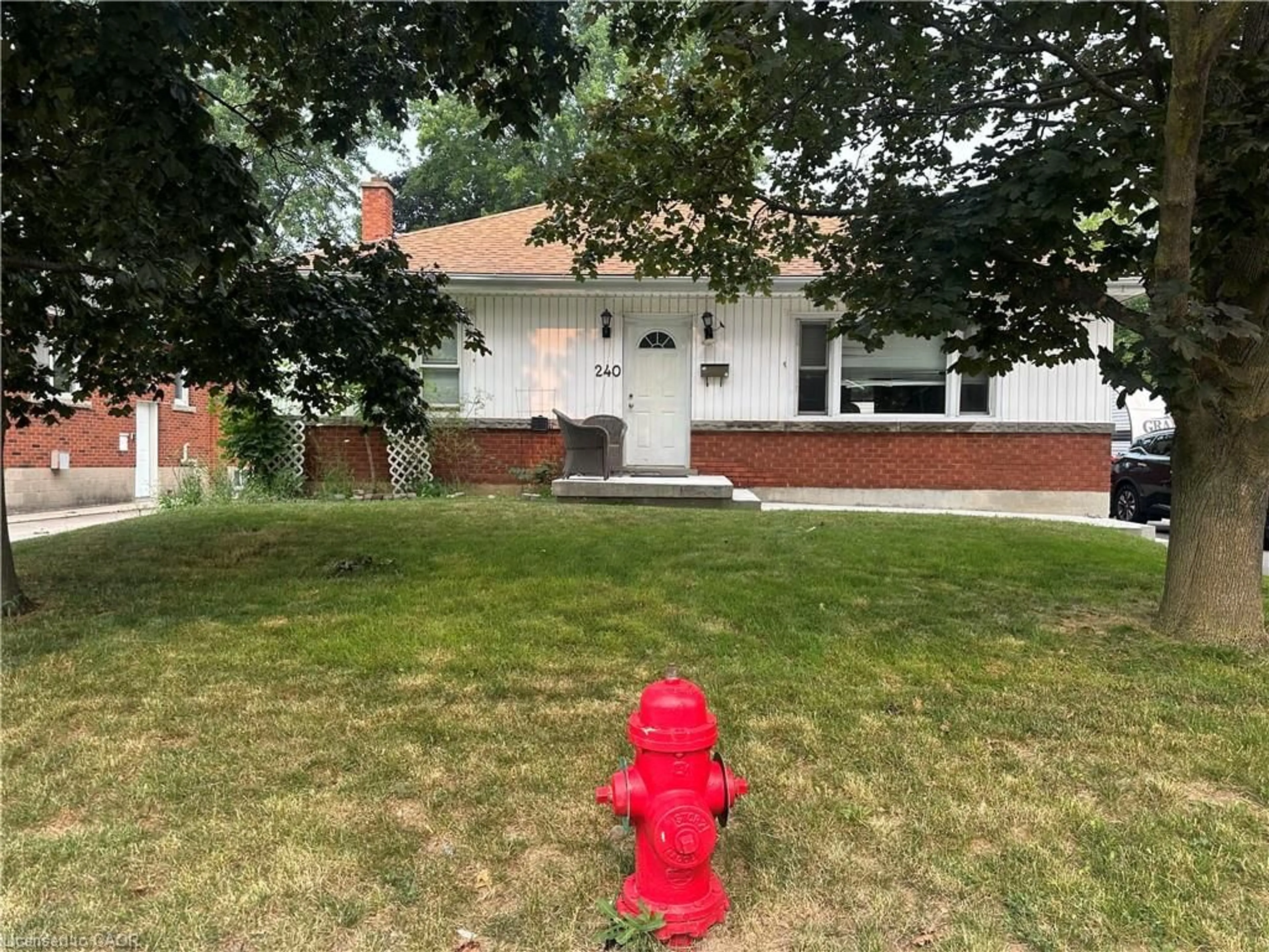 A pic from outside/outdoor area/front of a property/back of a property/a pic from drone, street for 240 West 2nd St, Hamilton Ontario L9C 3G5