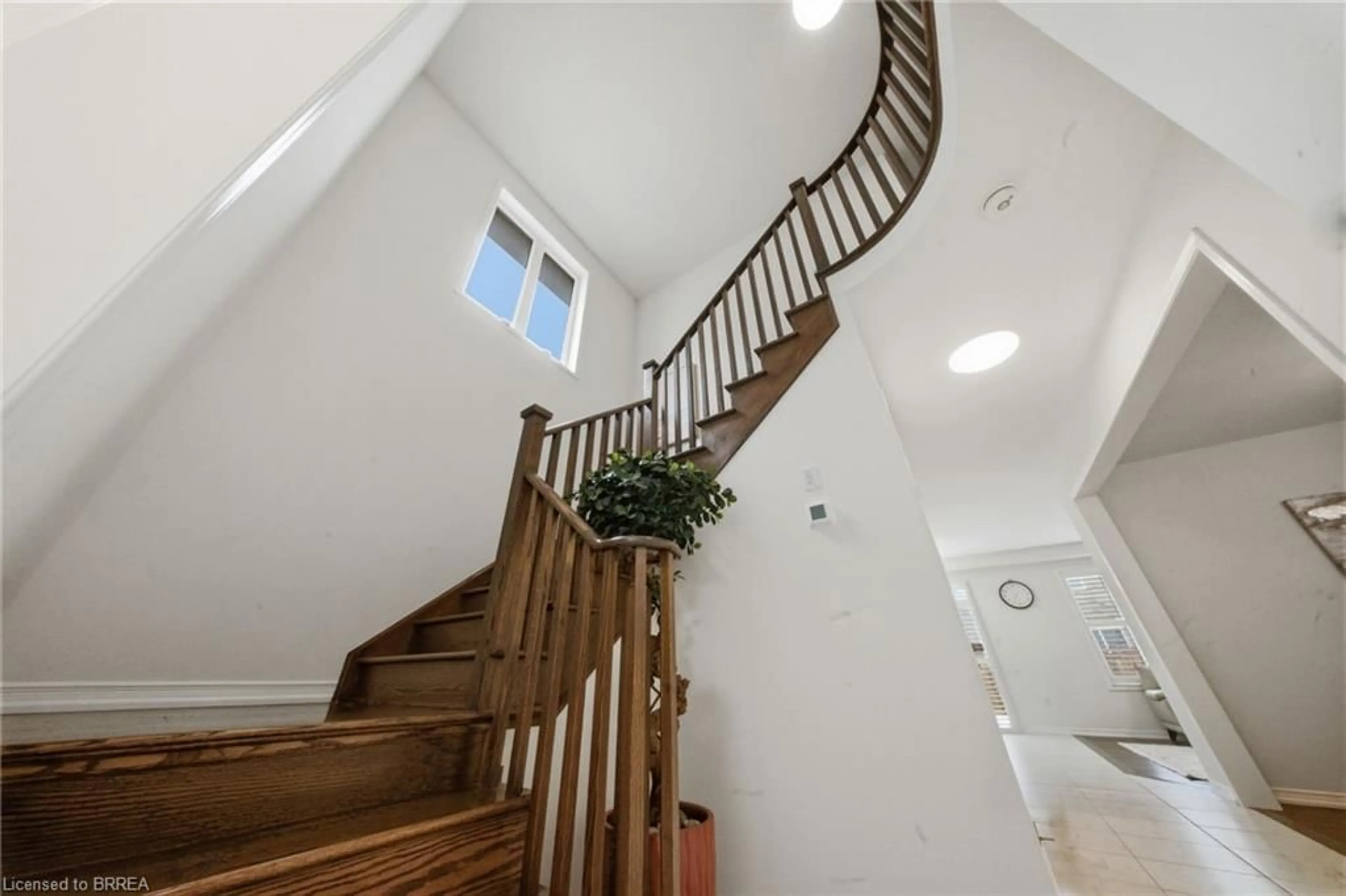 Stairs for 109 Longboat Run, Brantford Ontario N3T 0R8