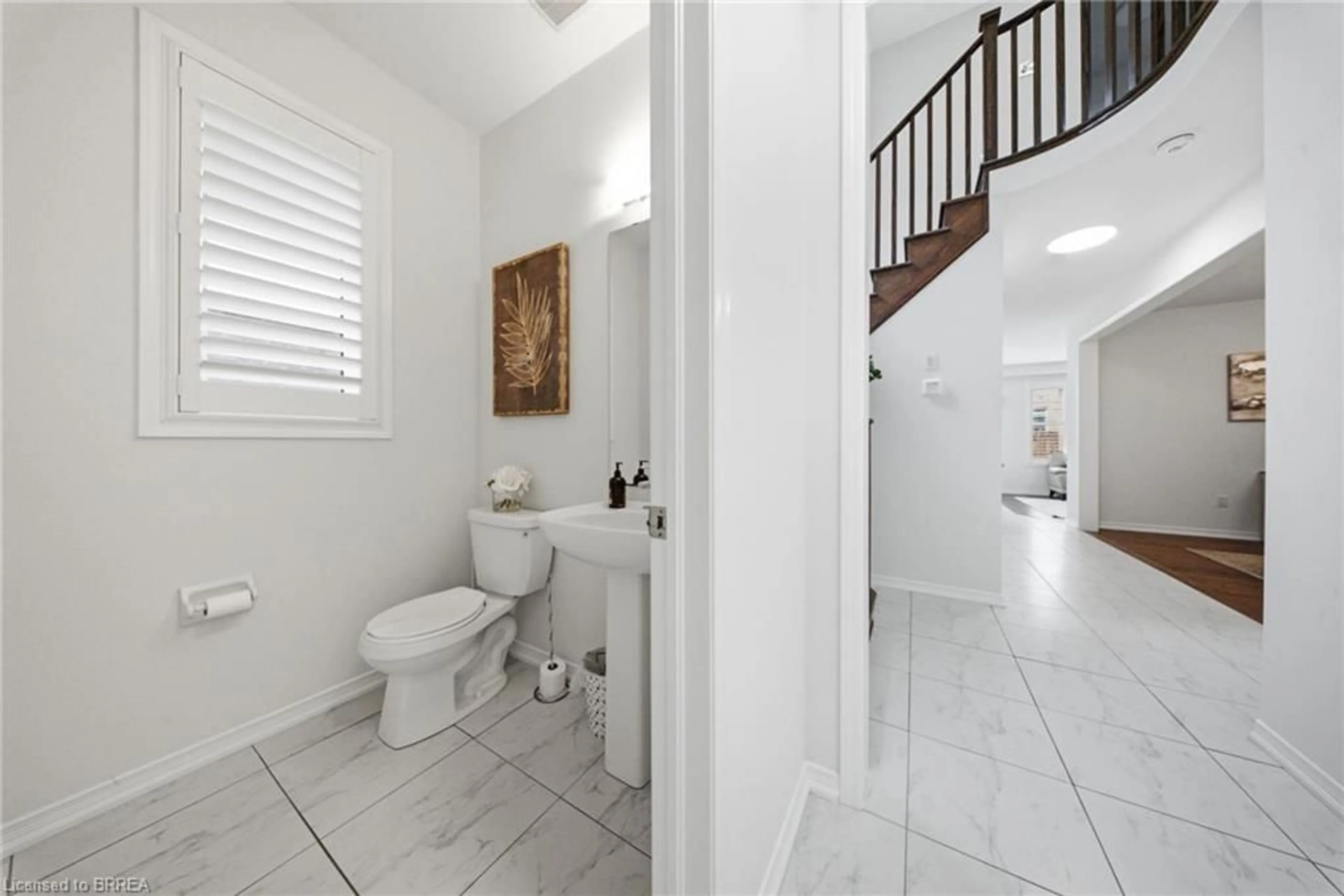 Standard bathroom, ceramic/tile floor for 109 Longboat Run, Brantford Ontario N3T 0R8