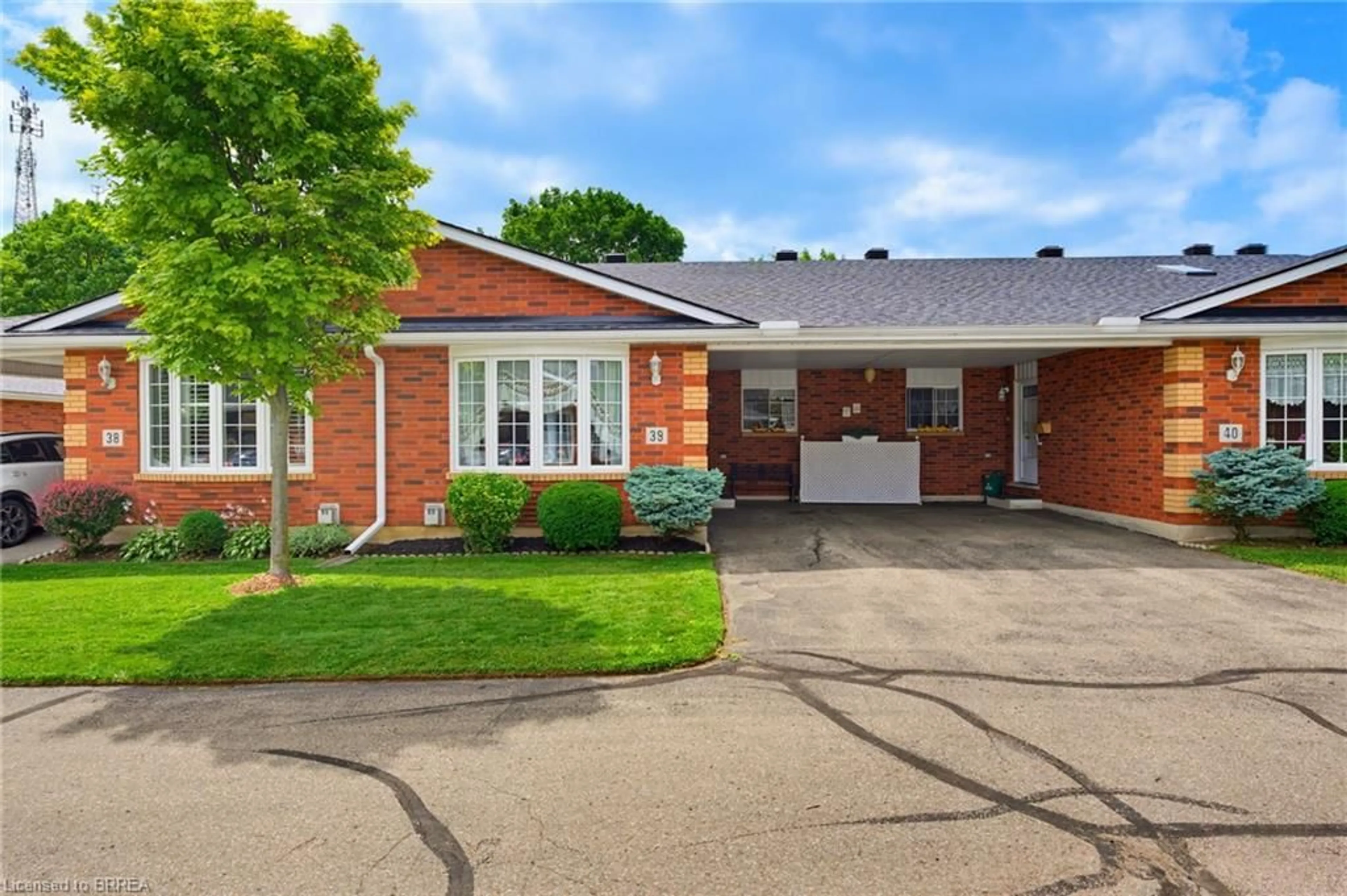 Home with brick exterior material, street for 570 West St #39, Brantford Ontario N3R 7Y7