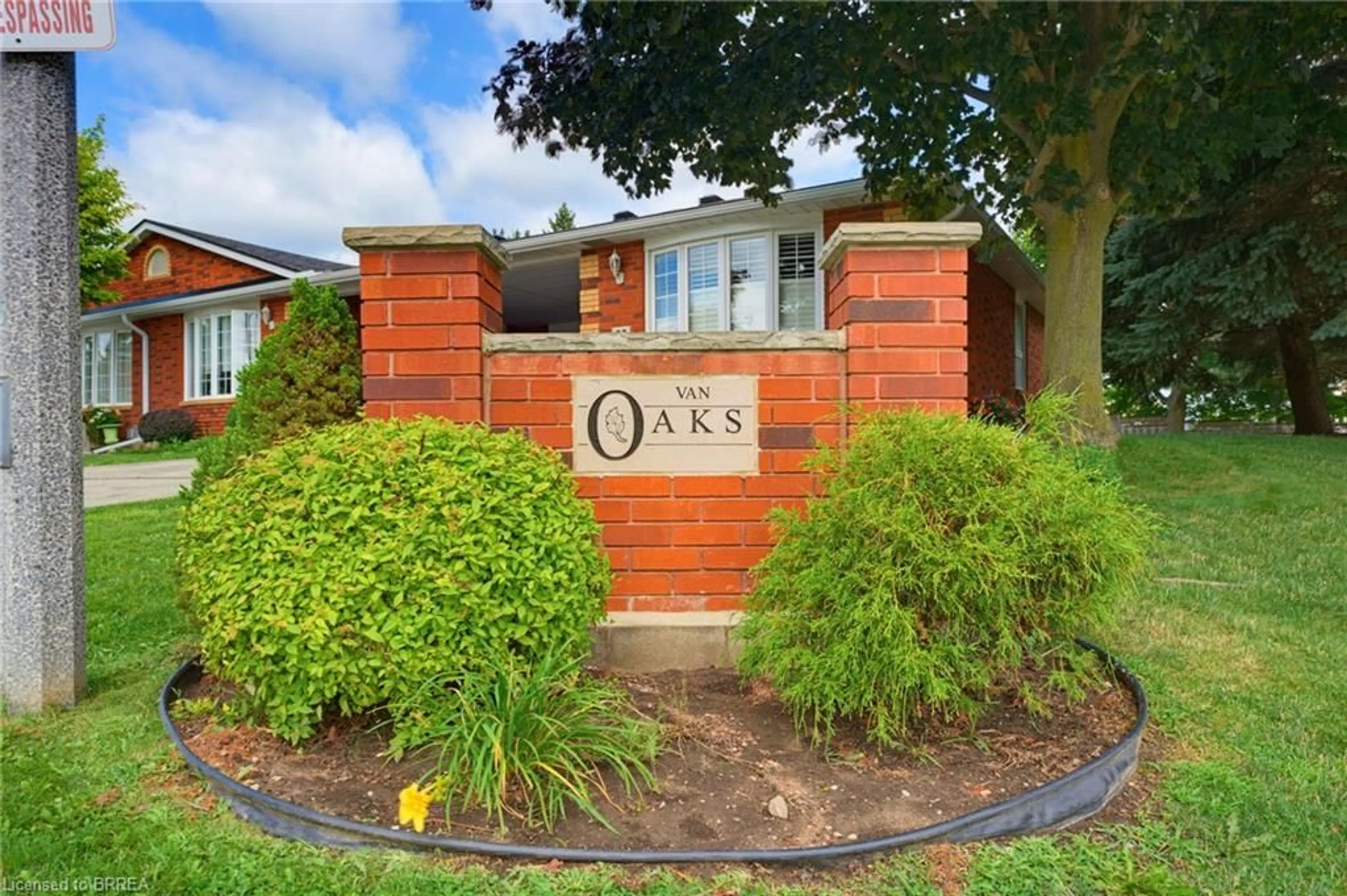 Home with brick exterior material, street for 570 West St #39, Brantford Ontario N3R 7Y7