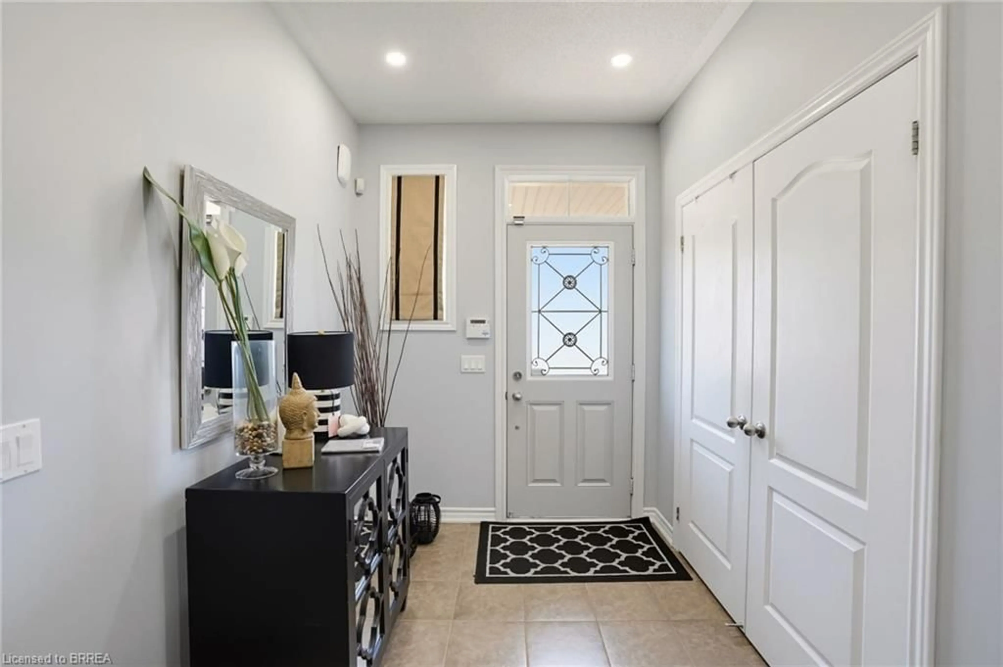 Indoor entryway for 25 Learmont Ave, Caledon Ontario L7C 3N3